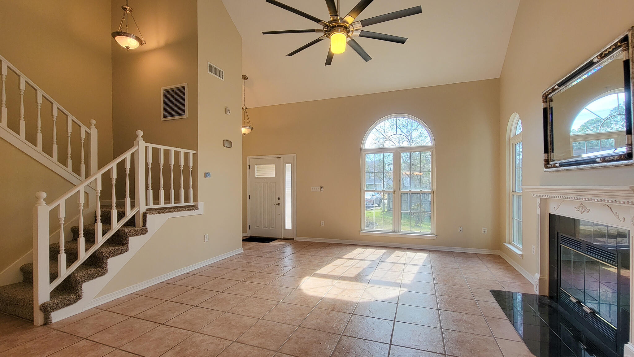 VILLAGE WEST - Residential