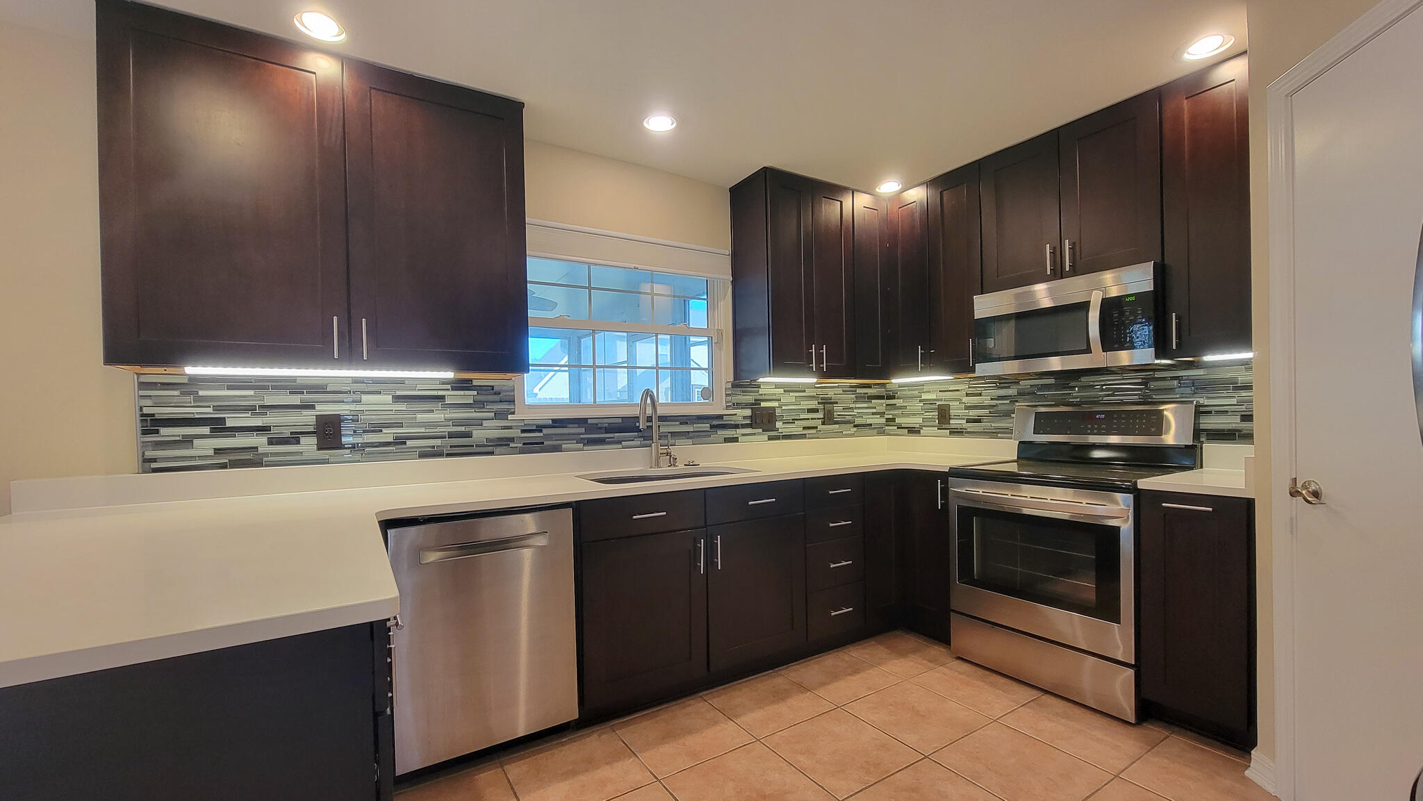 VILLAGE WEST - Residential