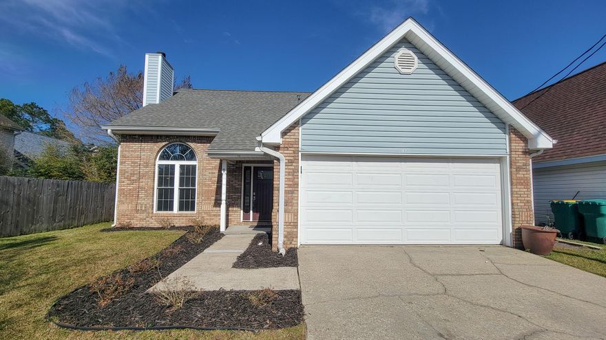 IMMACULATE HOME - Remodeled in 2017, new Florida Room 2018, freshly painted and new flooring 2022 ... ready for a new owner! Beautiful & spacious home in northern FWB on a cul-de-sac with no thru traffic ... as you walk thru the front door you'll immediately appreciate the large living space with gas fireplace and vaulted ceilings that look to the upstairs loft. Natural lighting is in abundance through the living/dining area, breakfast nook, and kitchen. Kitchen has newer appliances, granite counters, beautiful backsplash, large pantry, and breakfast bar. Plenty of storage space here! Enjoy slow mornings in your large enclosed Florida room! Backyard is fully fenced, has a storage shed, and open patio for grilling. See more -->