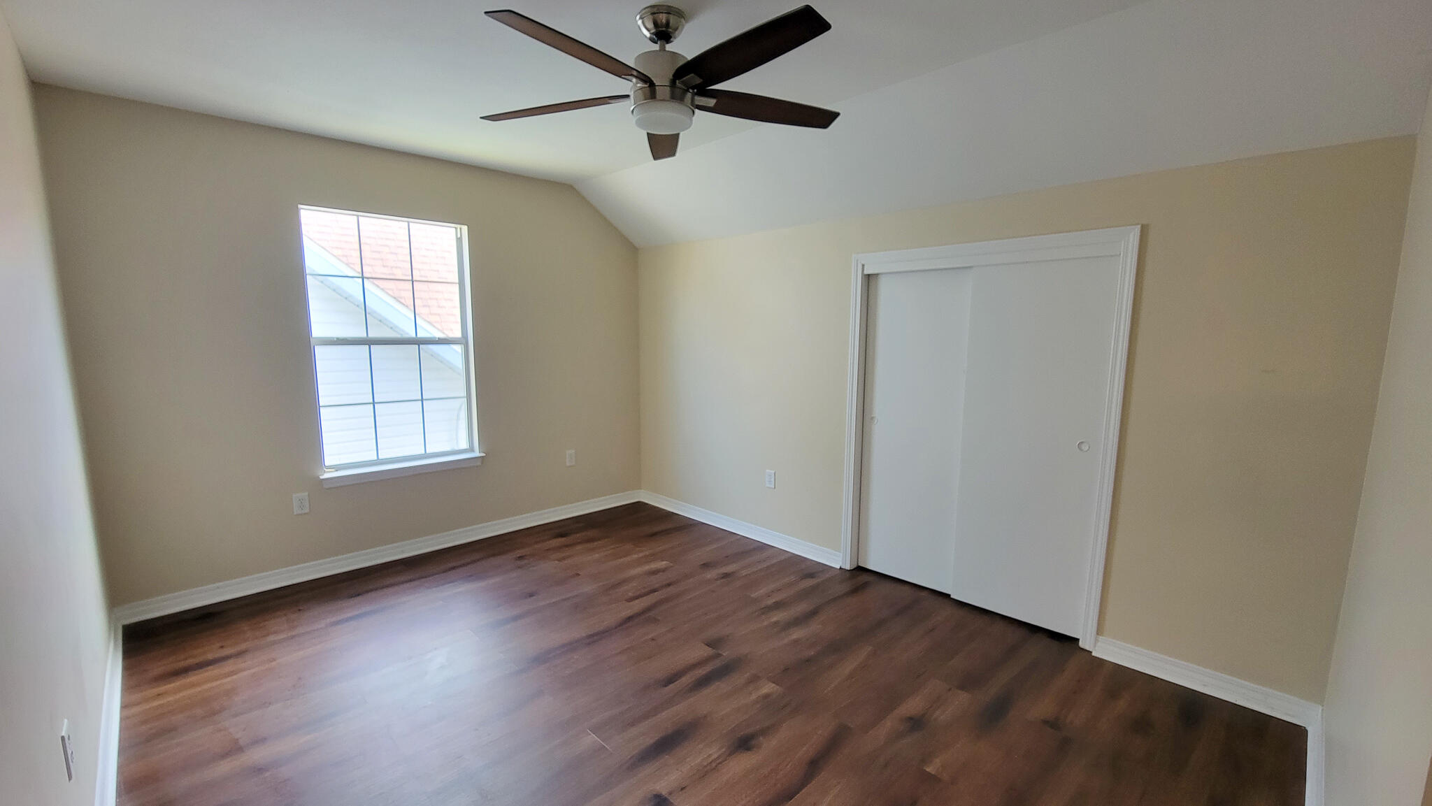 VILLAGE WEST - Residential