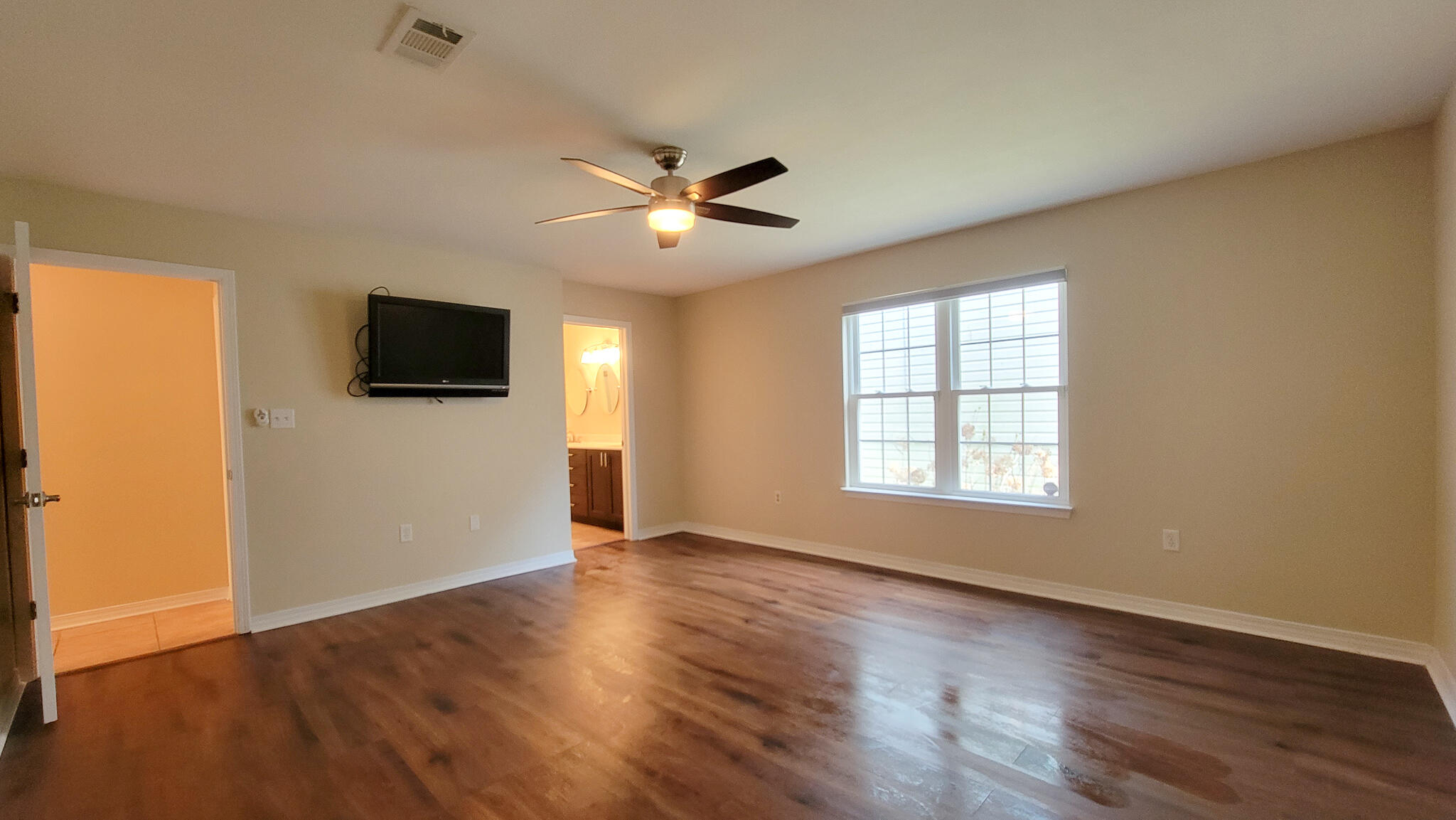 VILLAGE WEST - Residential