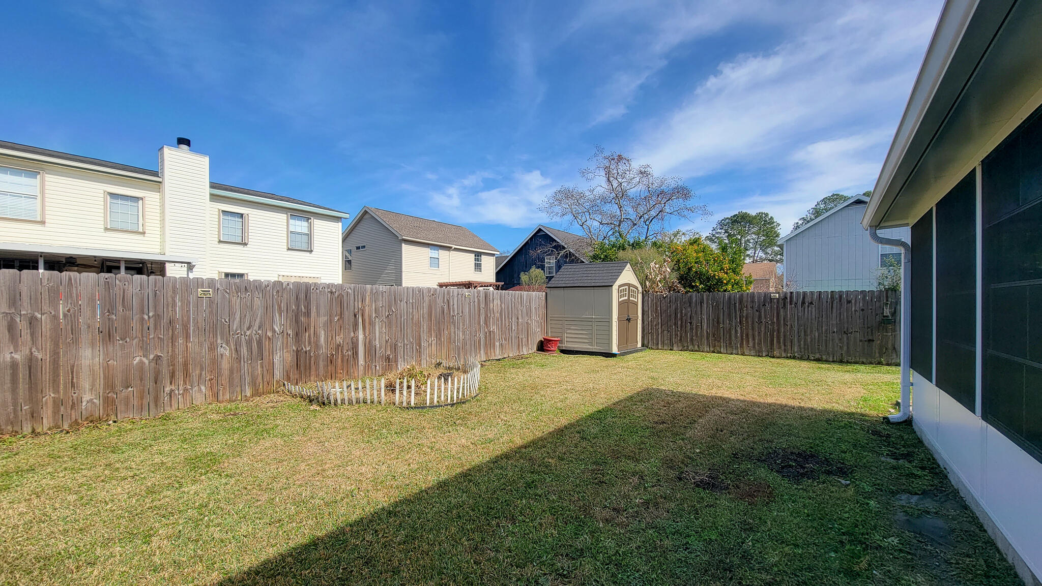 VILLAGE WEST - Residential