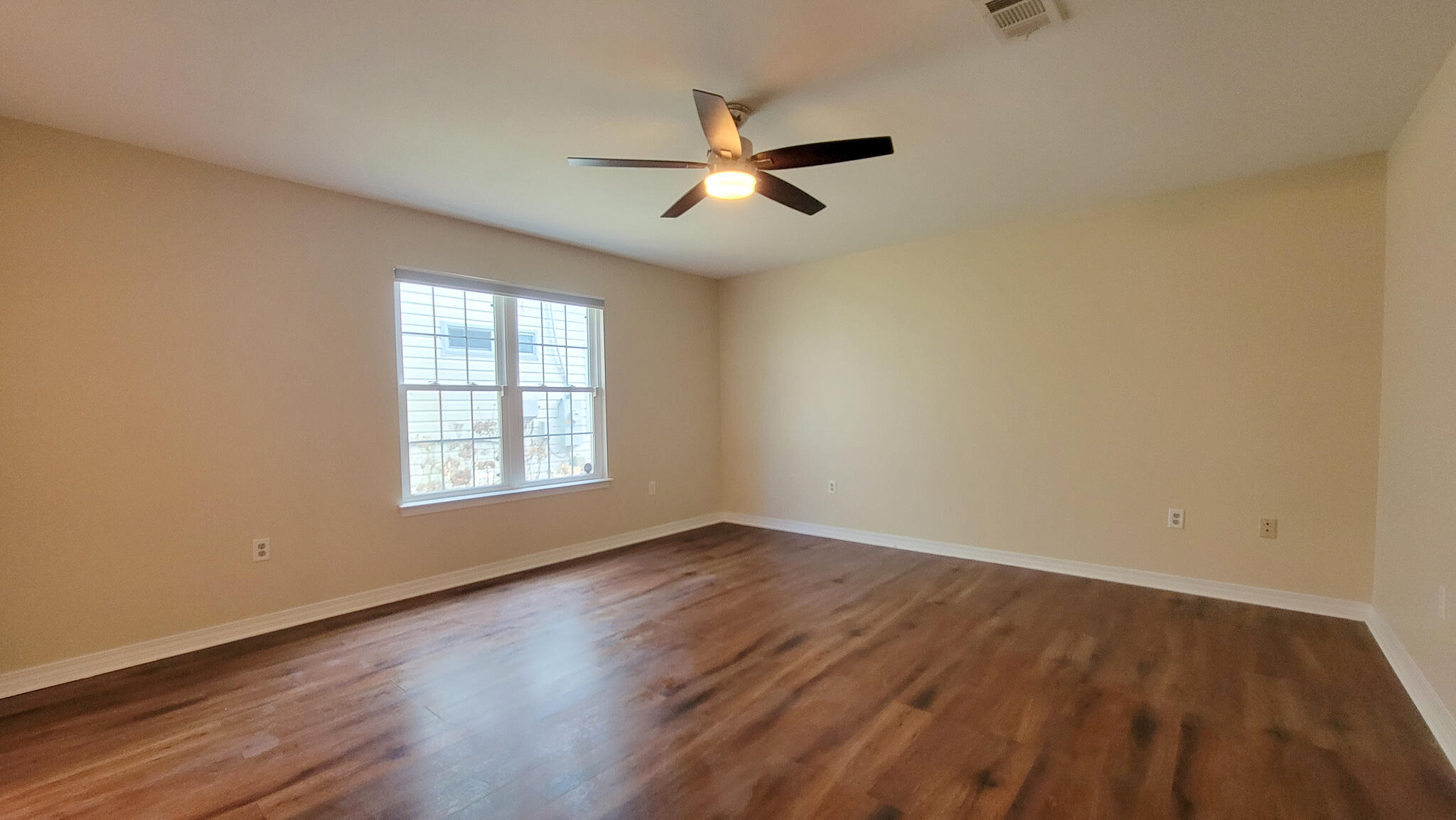 VILLAGE WEST - Residential