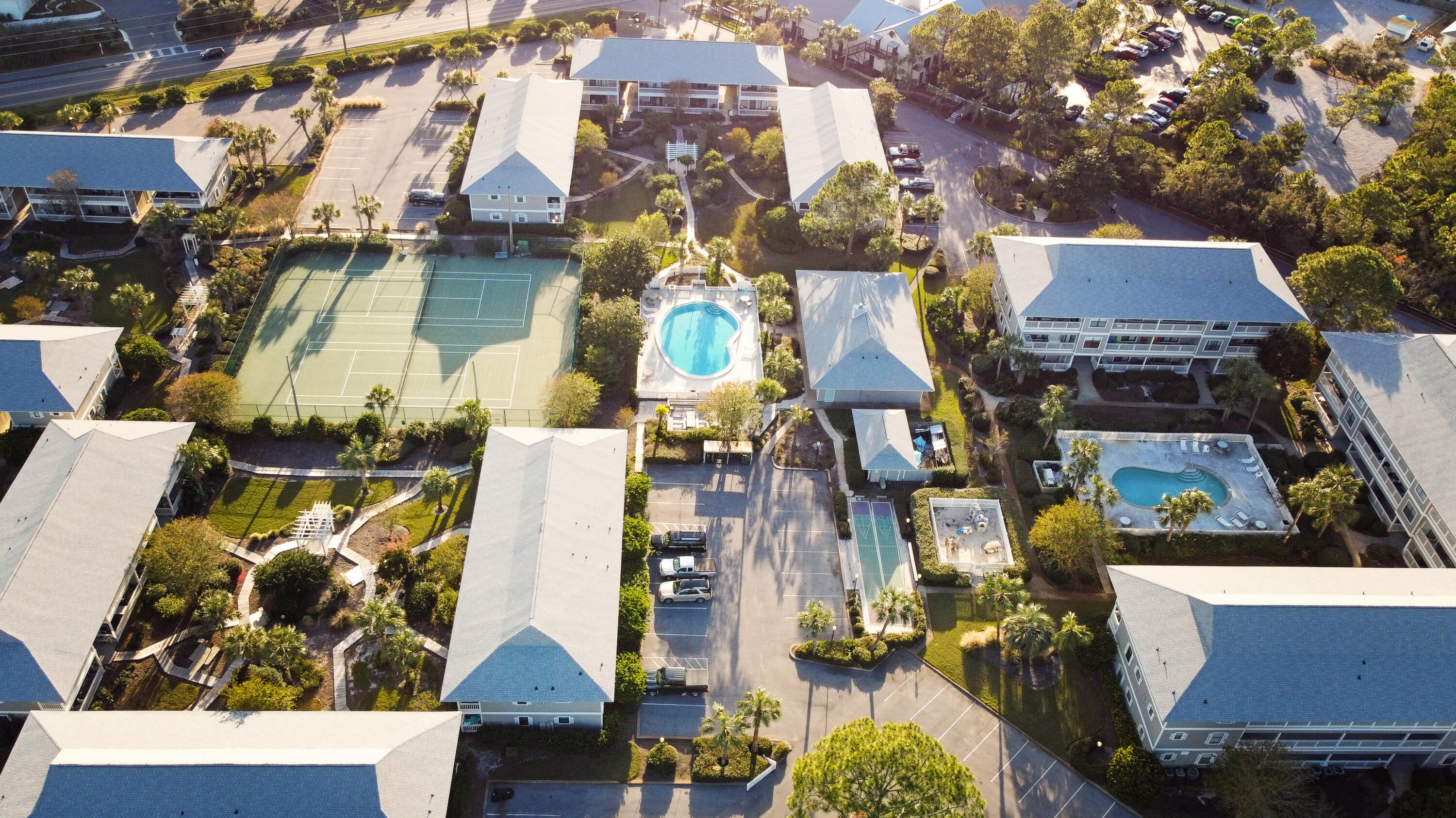 BEACHWOOD VILLAS CONDO - Residential