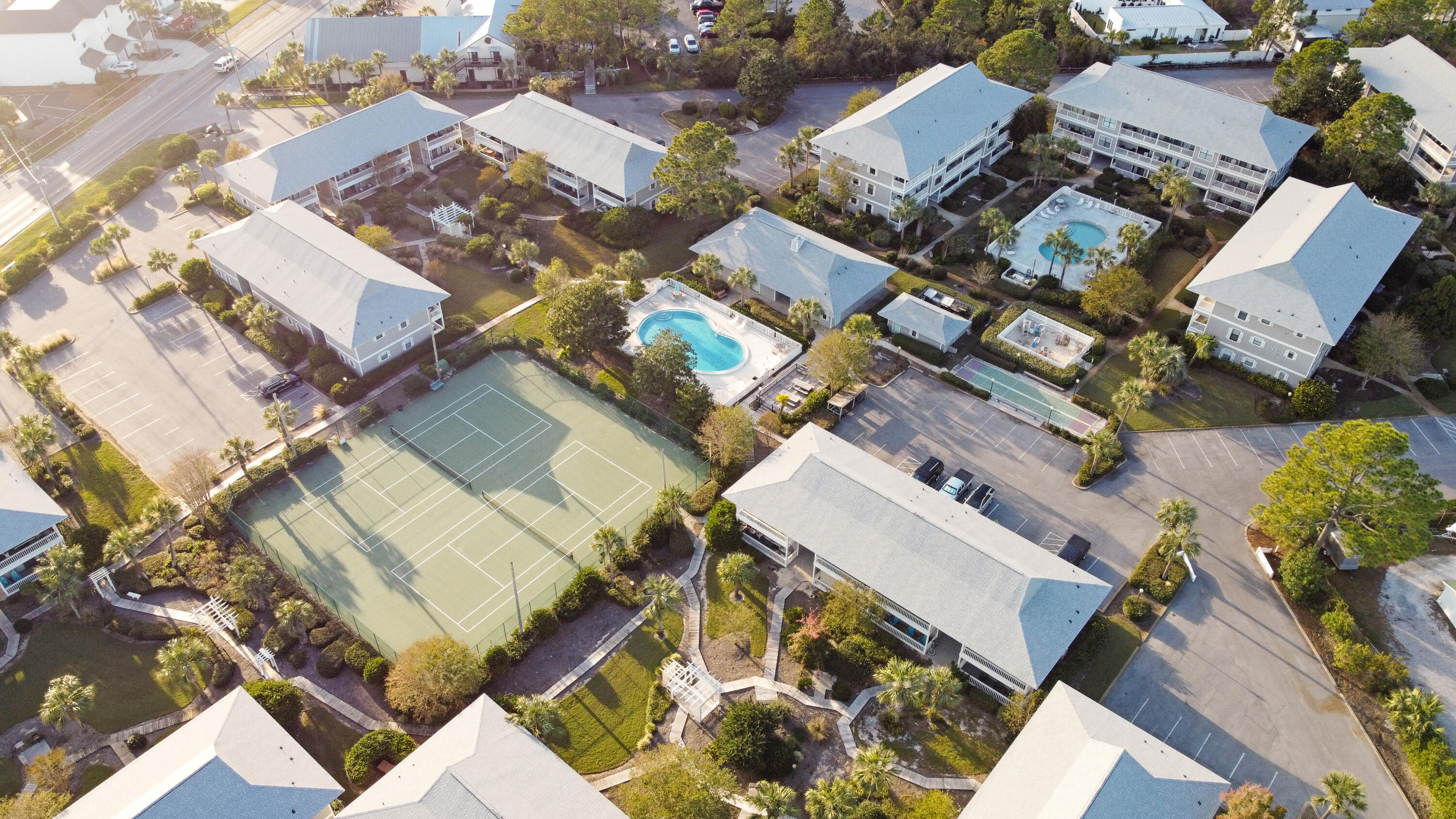 BEACHWOOD VILLAS CONDO - Residential