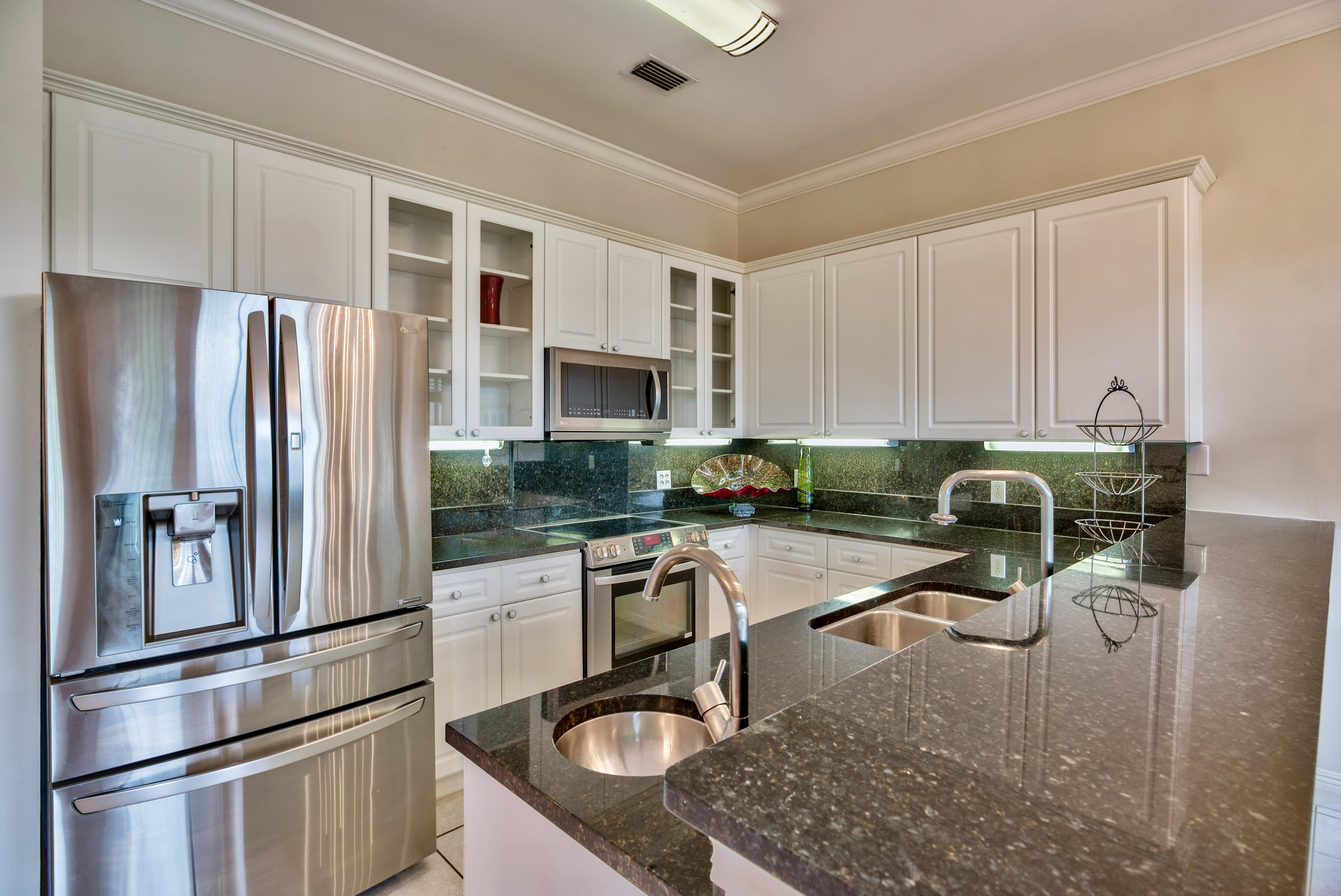 SEASCAPE CONDO PH 10 - Residential