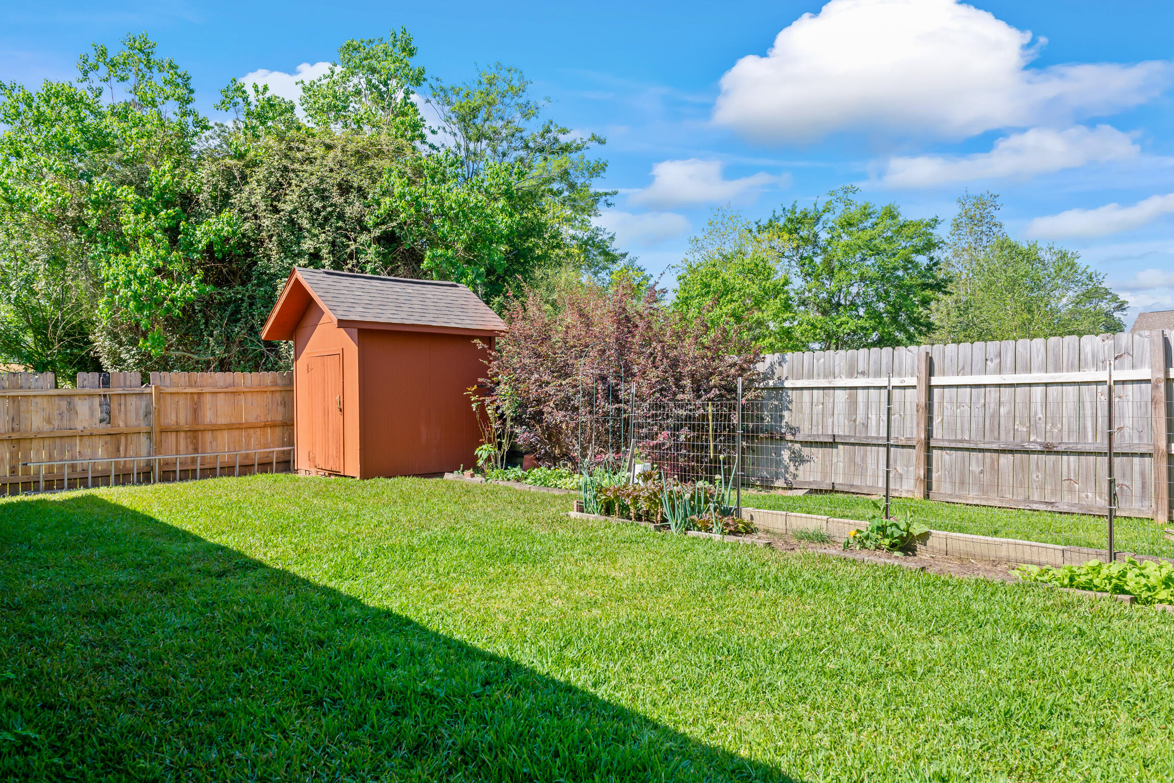 KINGSFIELD COURTYARD - Residential