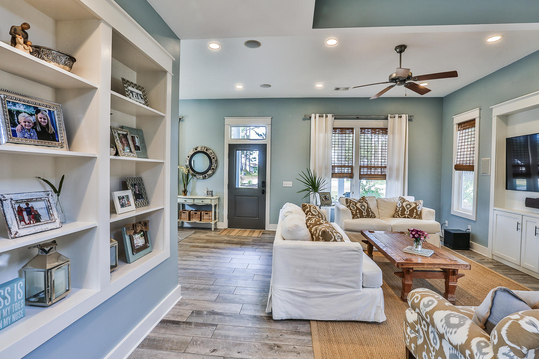 HOLIDAY SHORES ESTATES - Residential