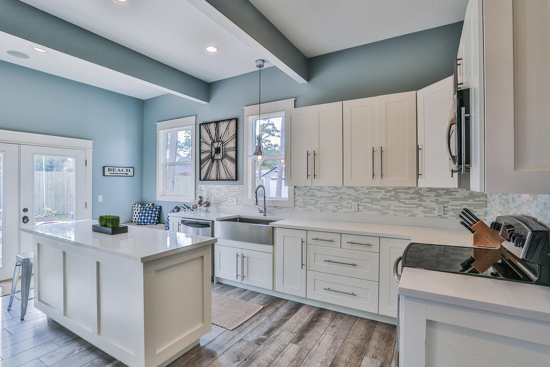 HOLIDAY SHORES ESTATES - Residential