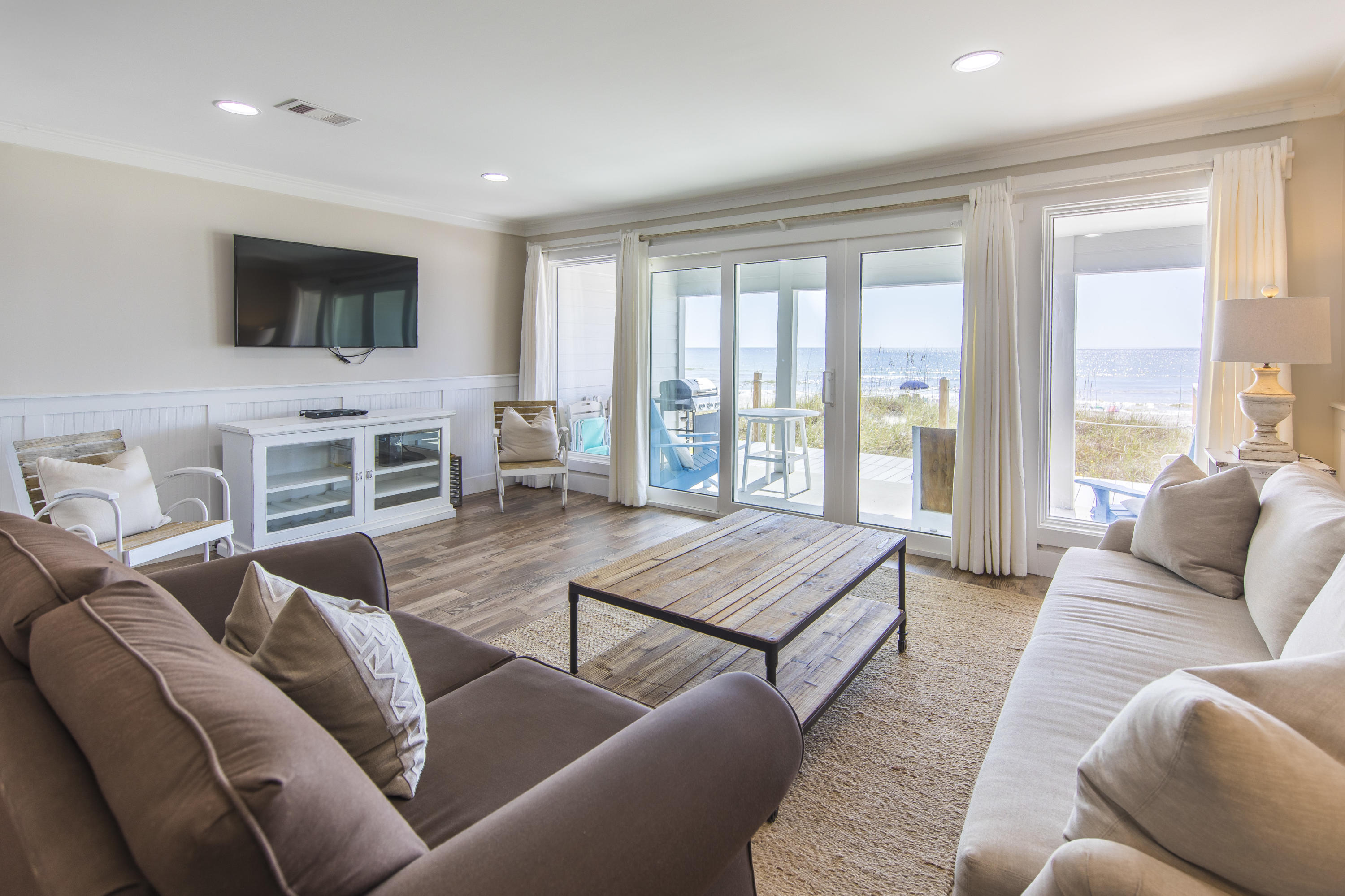 SHORELINE T/H - Residential