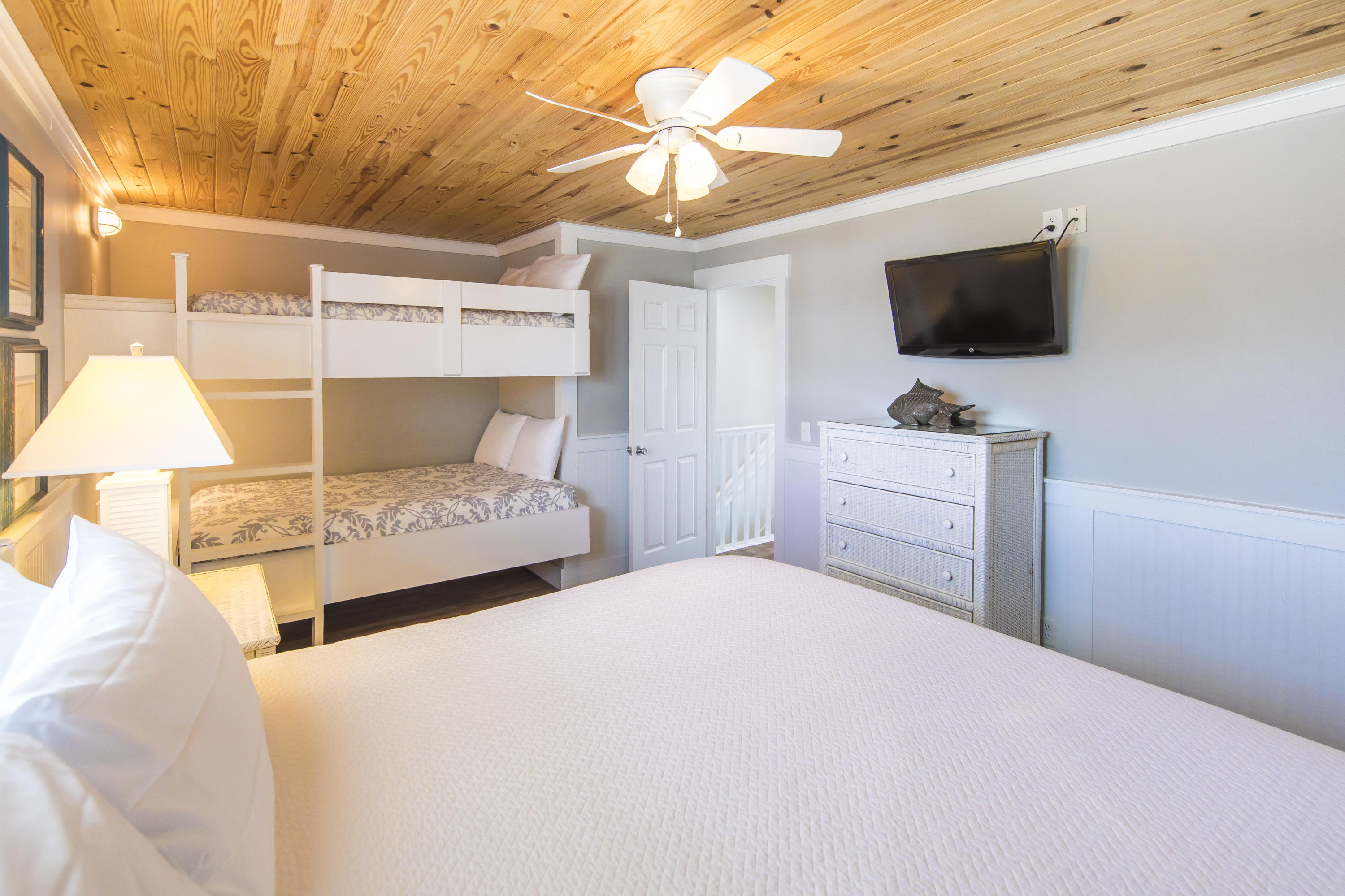 SHORELINE T/H - Residential