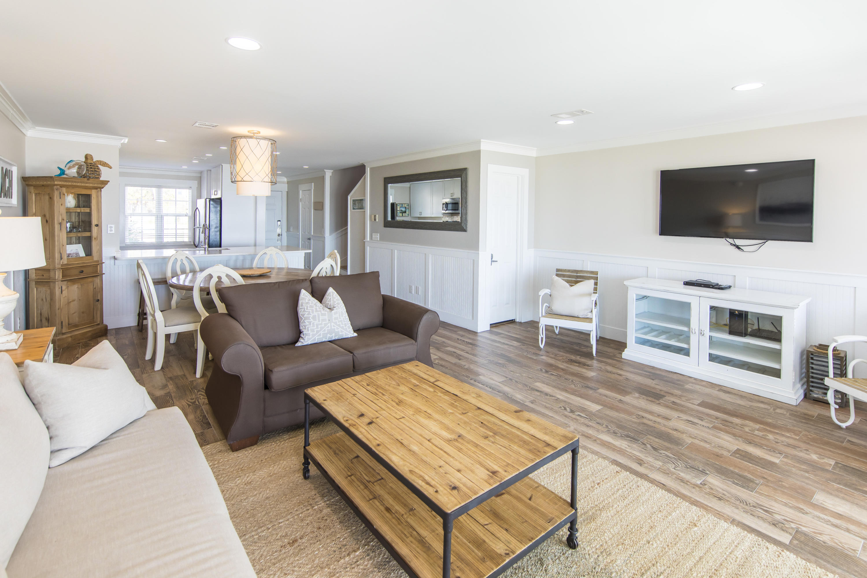 SHORELINE T/H - Residential
