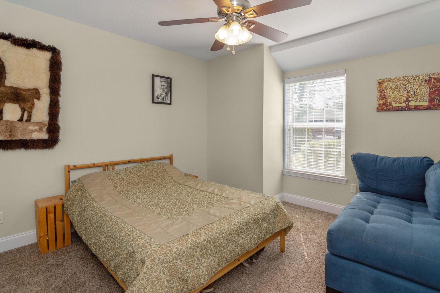 VALPARAISO PINECREST 5 - Residential Lease