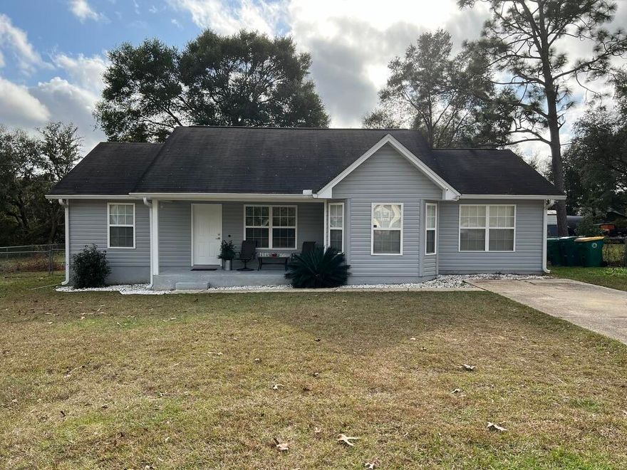 'MULTIPLE OFFERS RECEIVED, Seller is requesting Highest and Best by: Monday Jan. 3rd 2022 at 12:00 pm'  Located just down John King Rd this 3 Bedroom 2 Bath Gem is set in the middle of Half an Acre! Come take a look at what being committed to beautifying a dwelling consists of.  From the flooring throughout to the attention paid to ensuring the proper lighting above.  A newly remodeled Kitchen welcomes meals and conversation to come.  The remodeled guest bathroom is bright and includes barn style cabinet door.  Master Bedroom has access to the 22 foot deck as well as an updated shower.  Don't waste time schedule your showing Today!