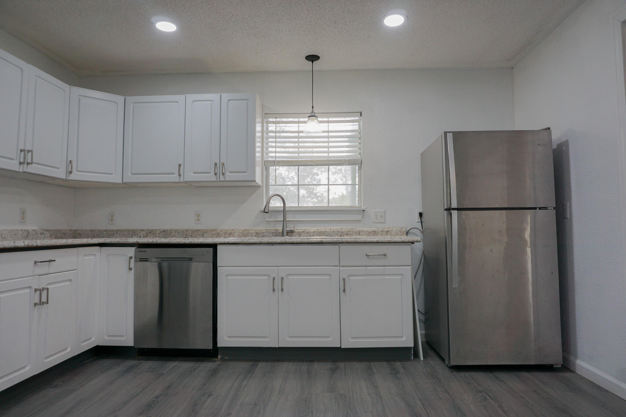 COUNTRYVIEW ESTATES 1ST ADDN - Residential Lease