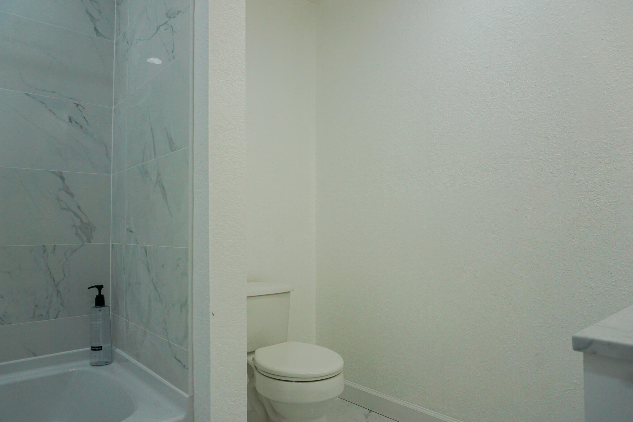 COUNTRYVIEW ESTATES 1ST ADDN - Residential Lease
