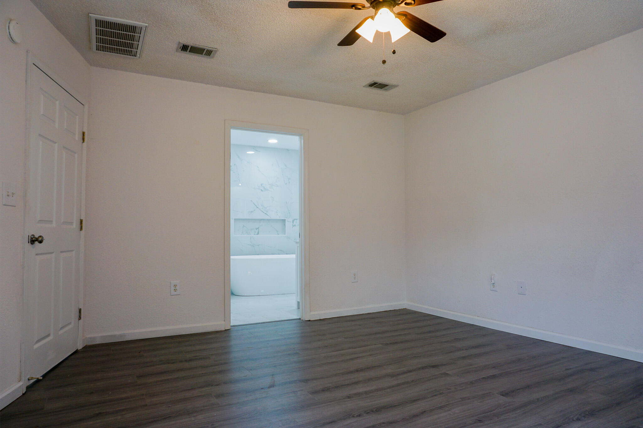 COUNTRYVIEW ESTATES 1ST ADDN - Residential Lease