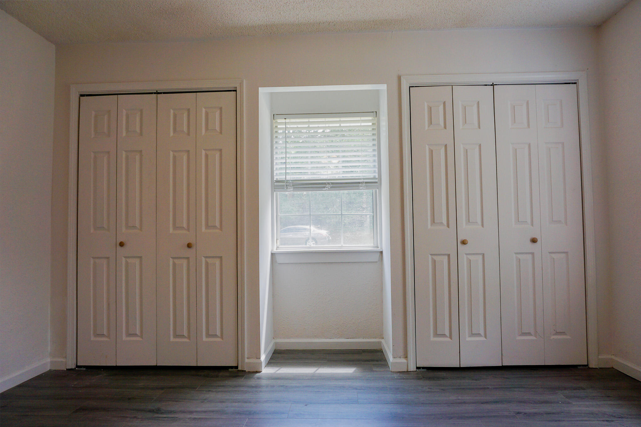 COUNTRYVIEW ESTATES 1ST ADDN - Residential Lease