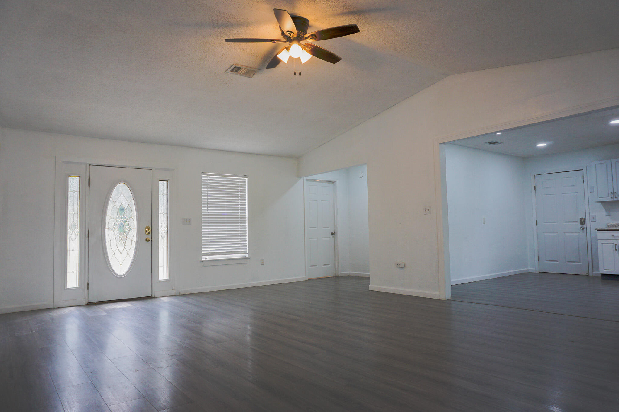 COUNTRYVIEW ESTATES 1ST ADDN - Residential Lease