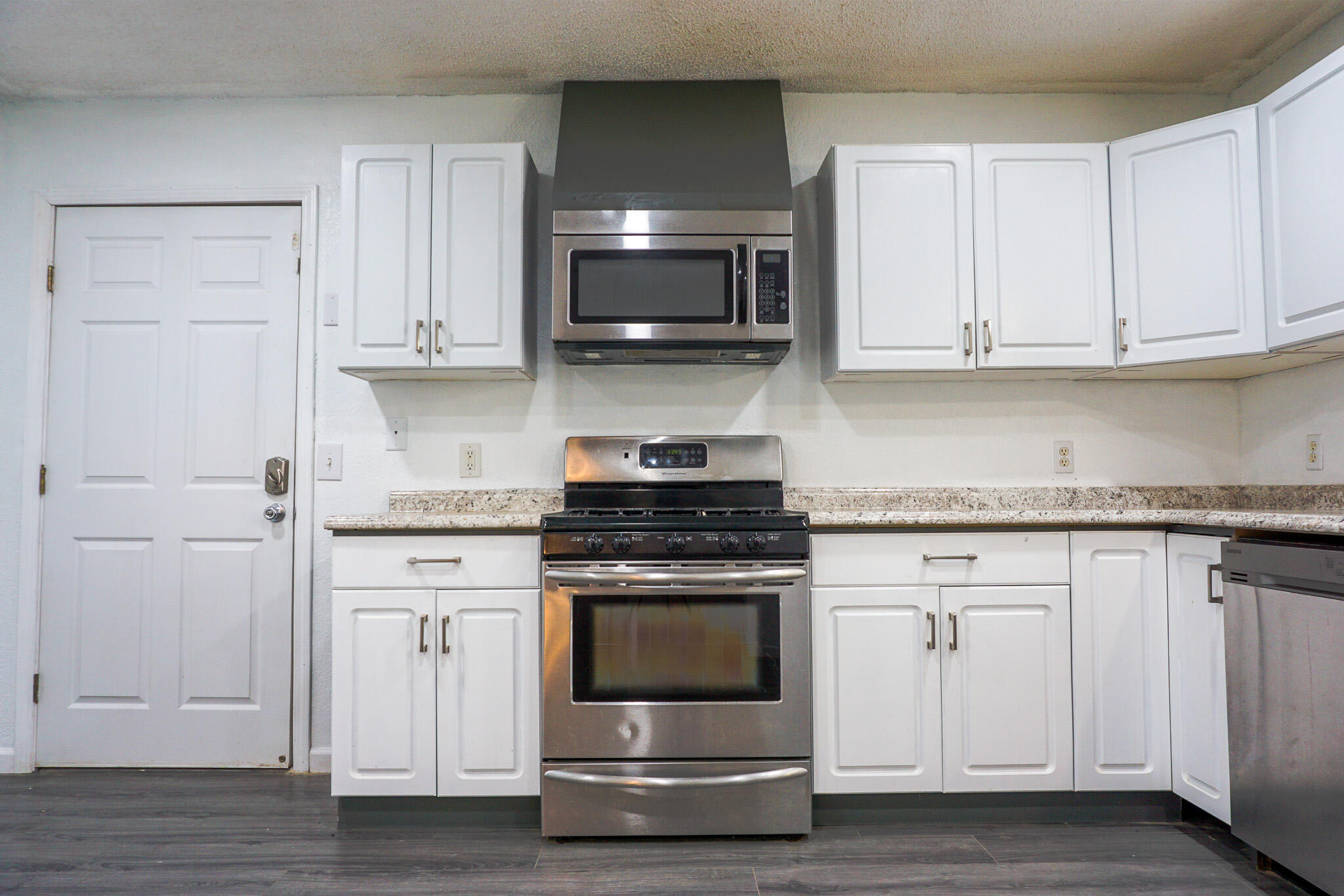 COUNTRYVIEW ESTATES 1ST ADDN - Residential Lease