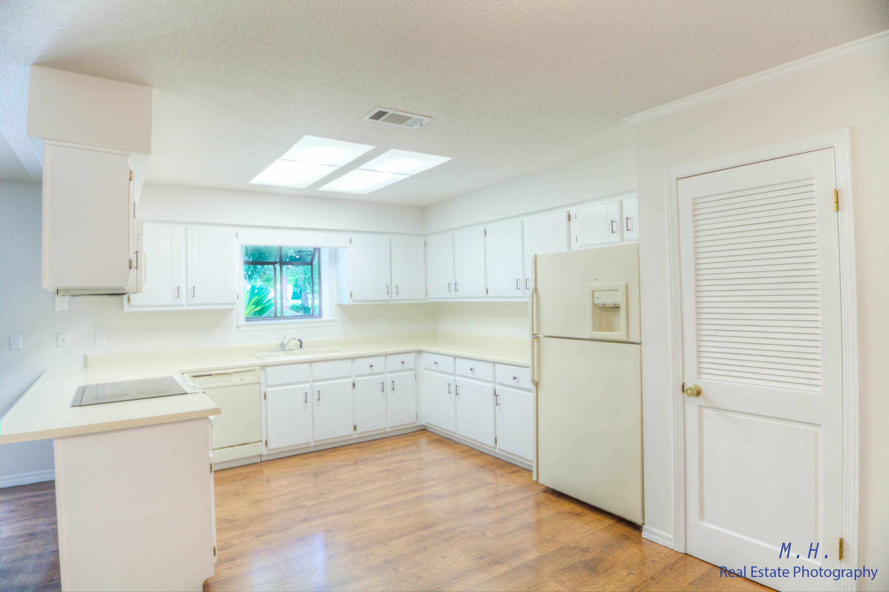 ROCKY BAYOU COUNTRY CLUB ESTATES 1 - Residential