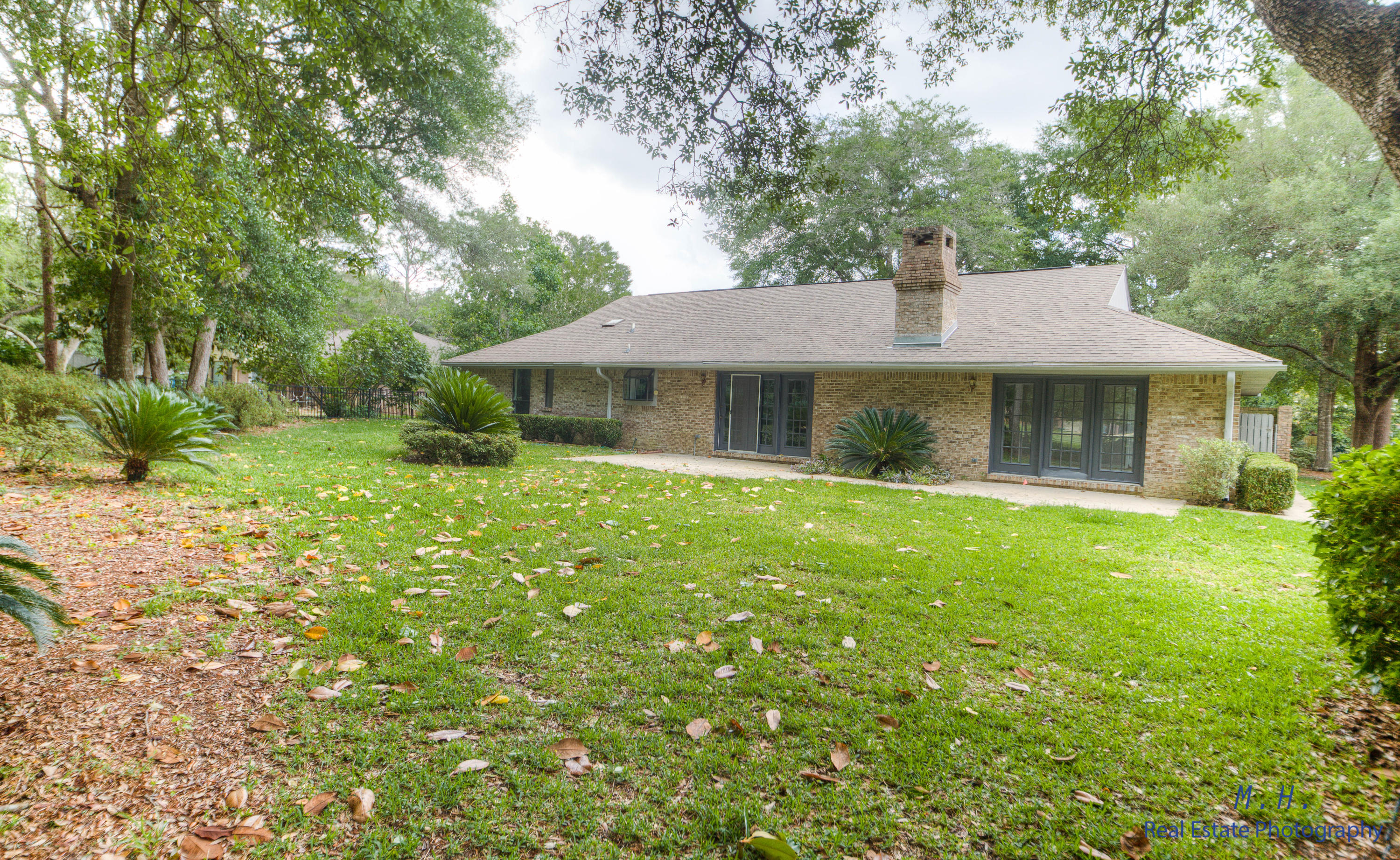 ROCKY BAYOU COUNTRY CLUB ESTATES 1 - Residential