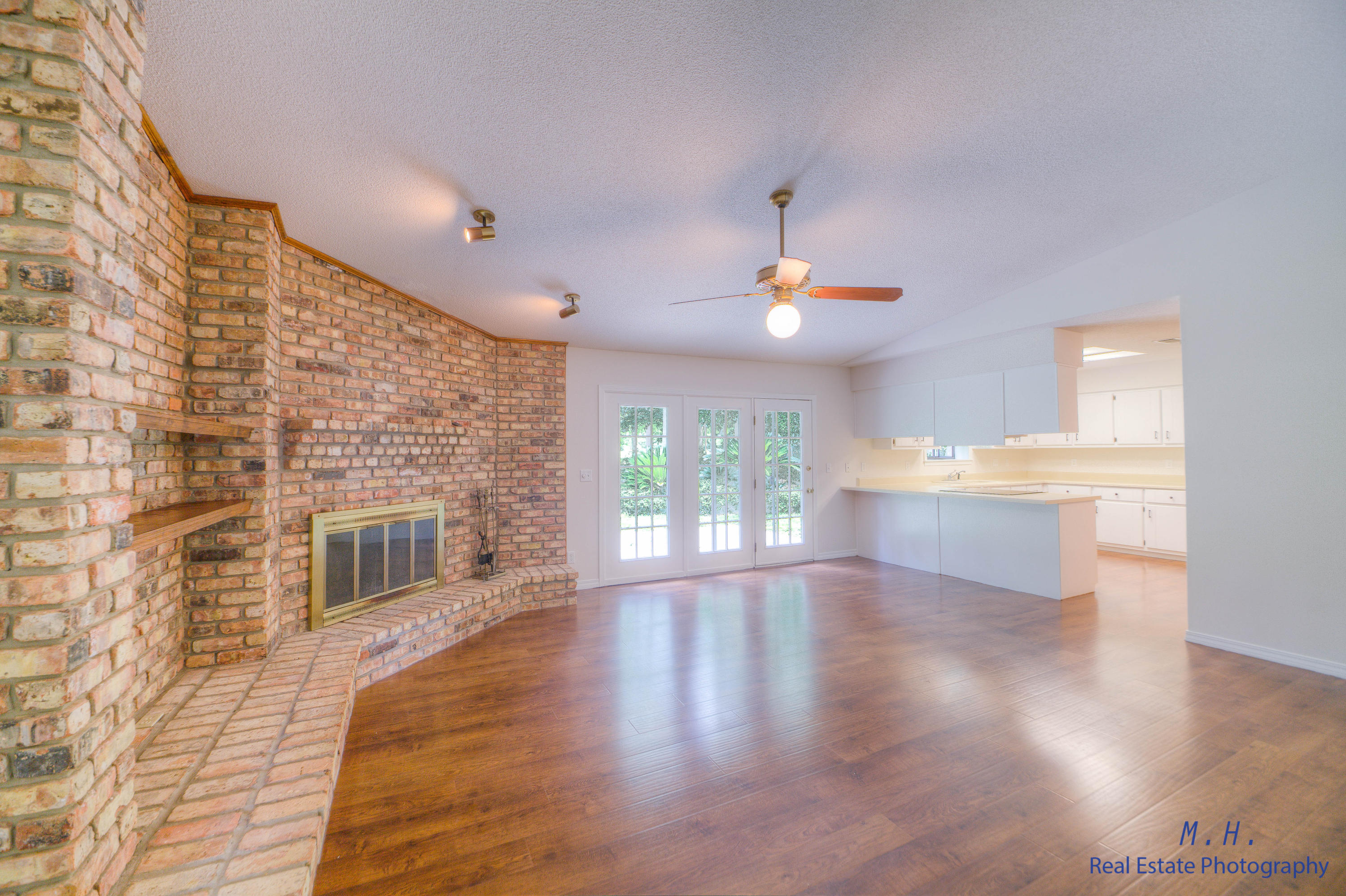 ROCKY BAYOU COUNTRY CLUB ESTATES 1 - Residential