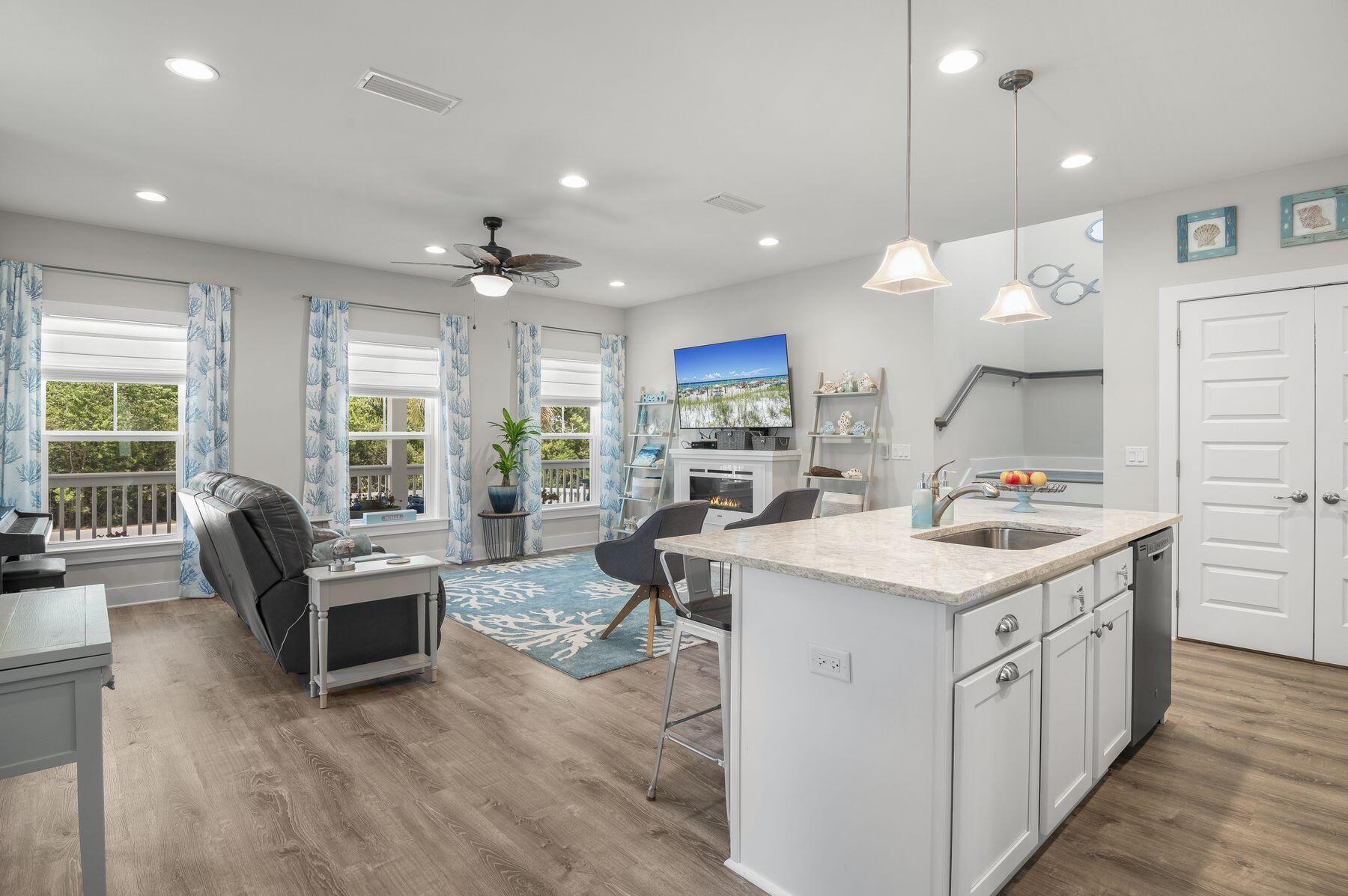 GULF SHORE MANOR - Residential