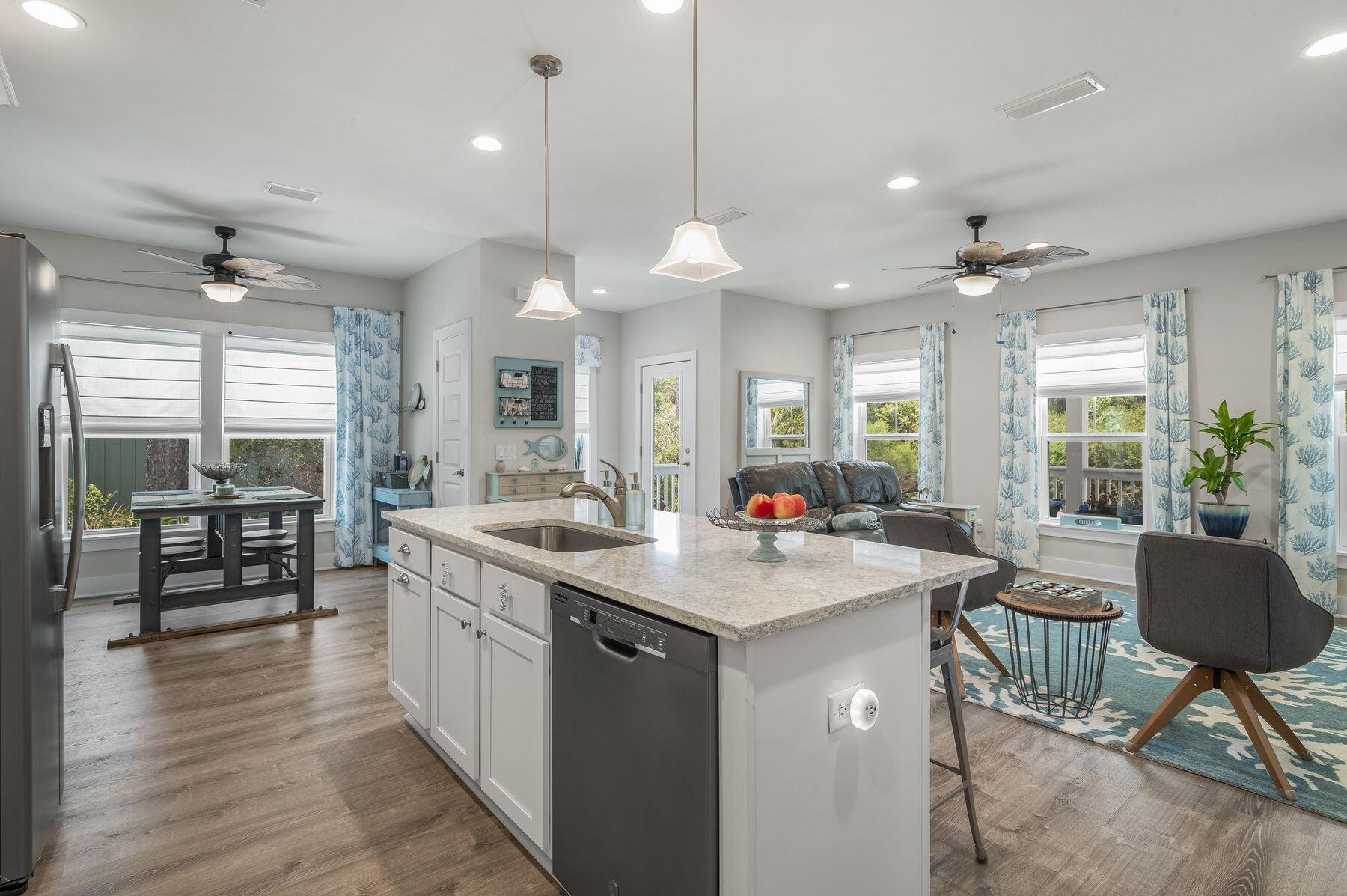 GULF SHORE MANOR - Residential