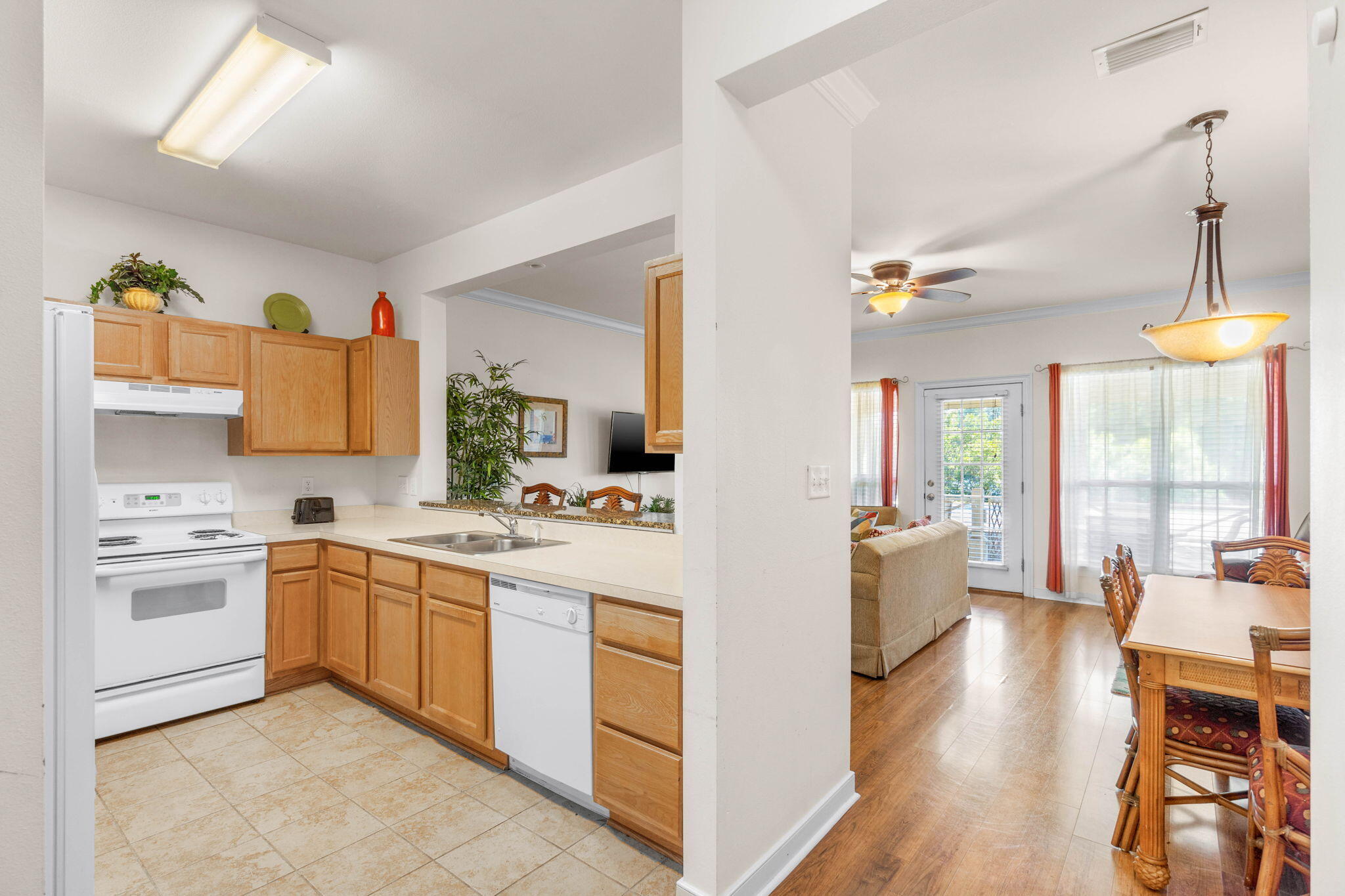 TWIN LAKES TOWNHOMES PH 2 - Residential