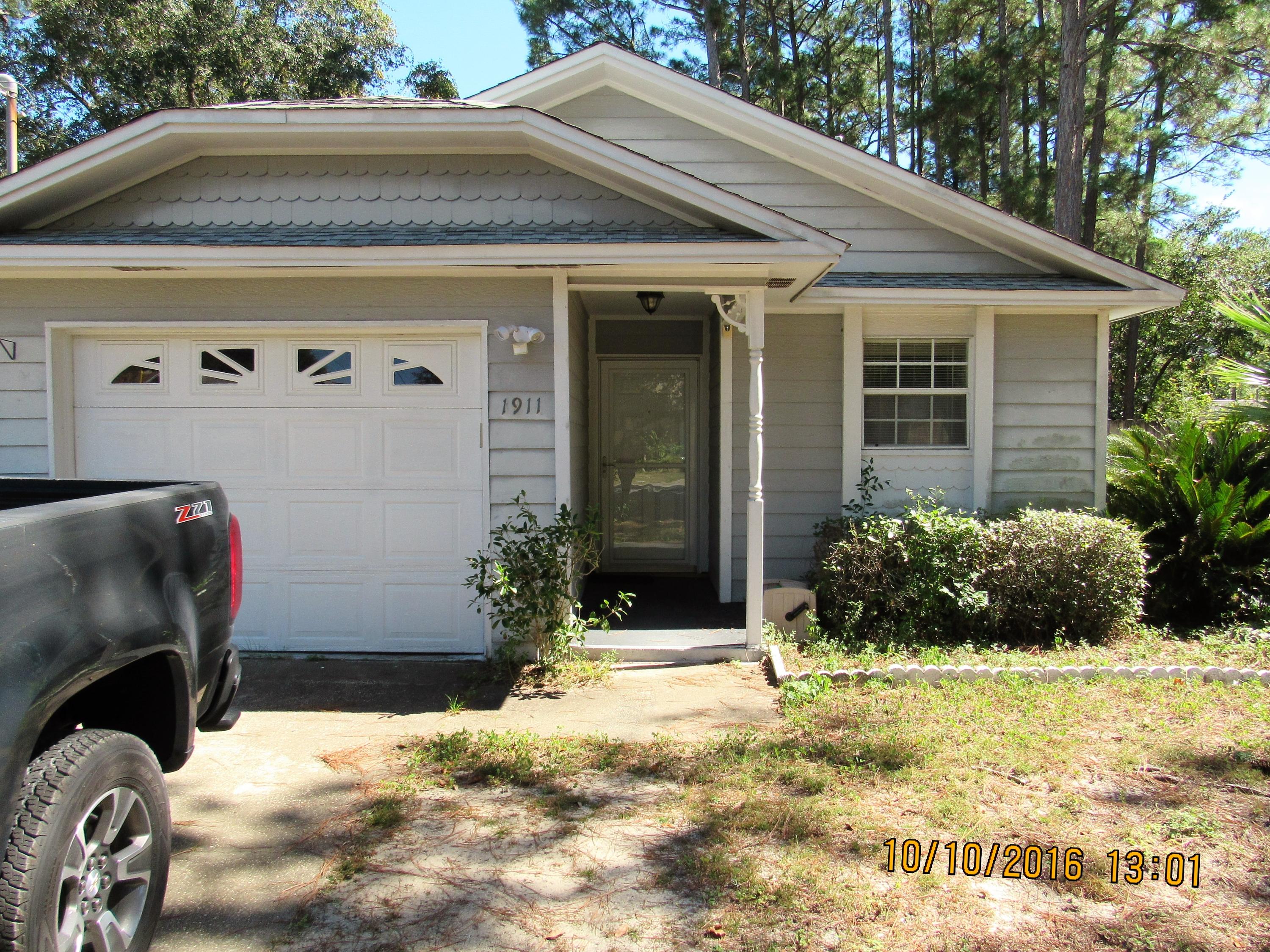 VALPARAISO PINECREST 6 - Residential Lease