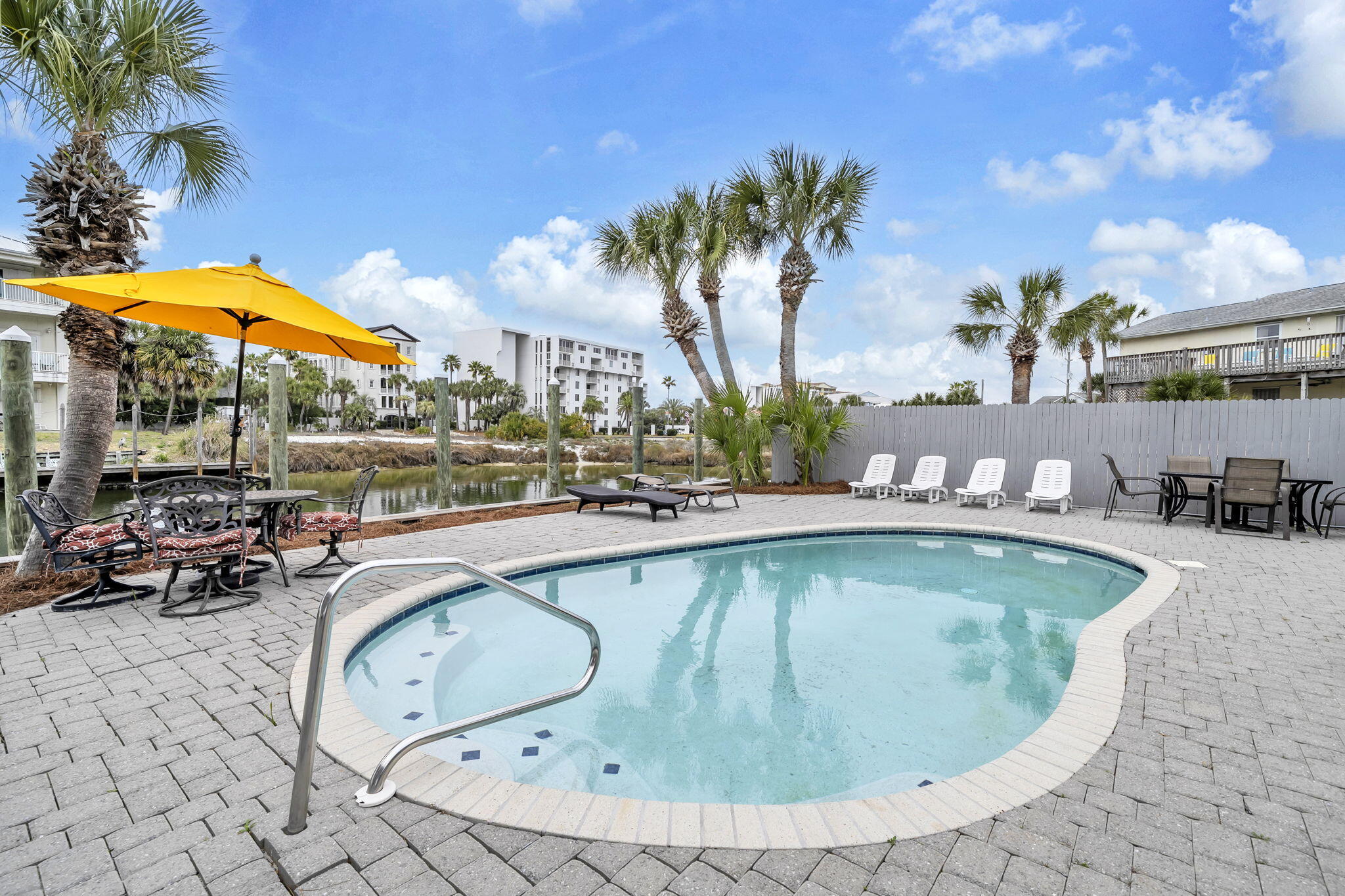 HOLIDAY ISLE - Residential