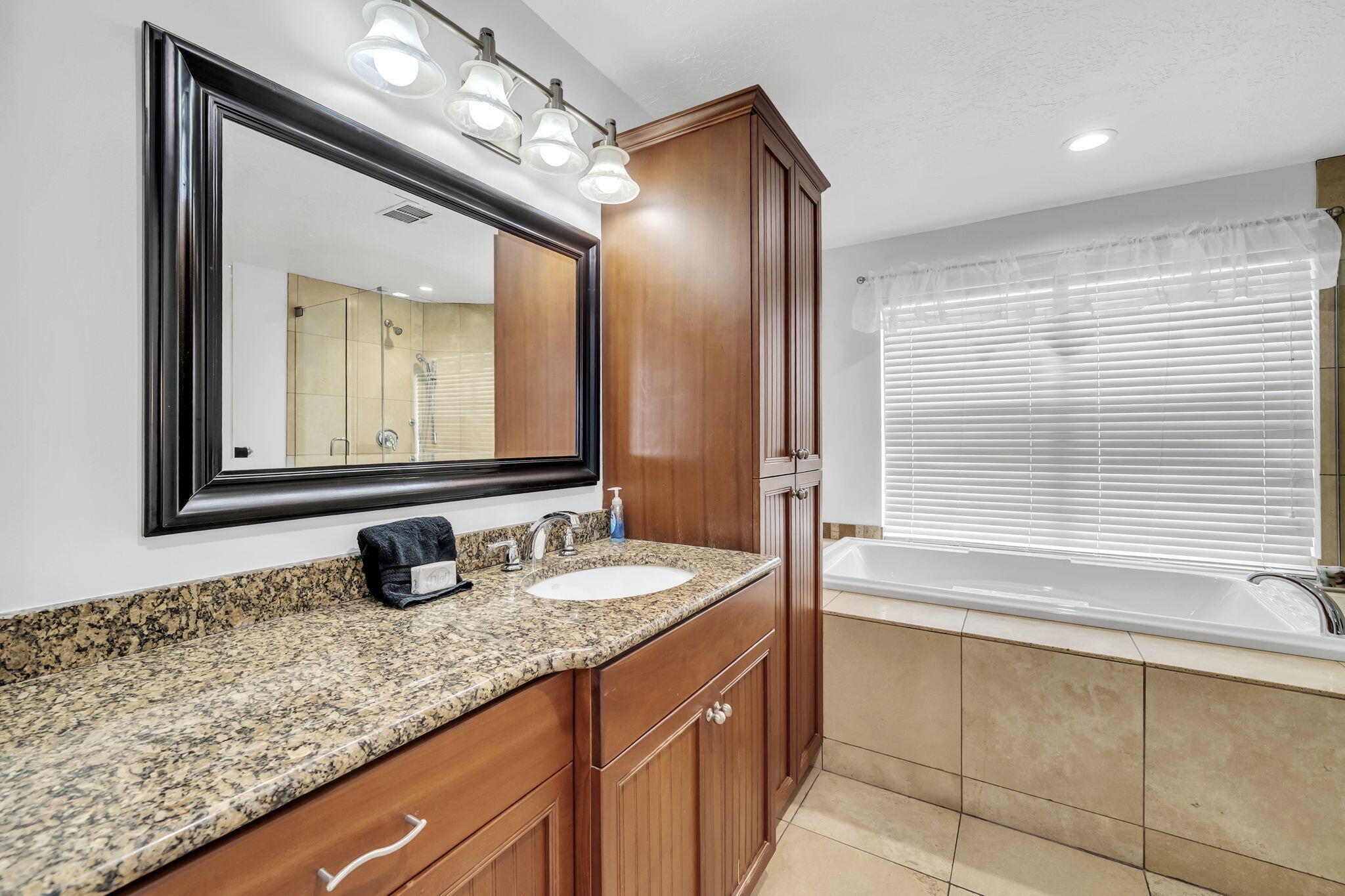 HOLIDAY ISLE - Residential