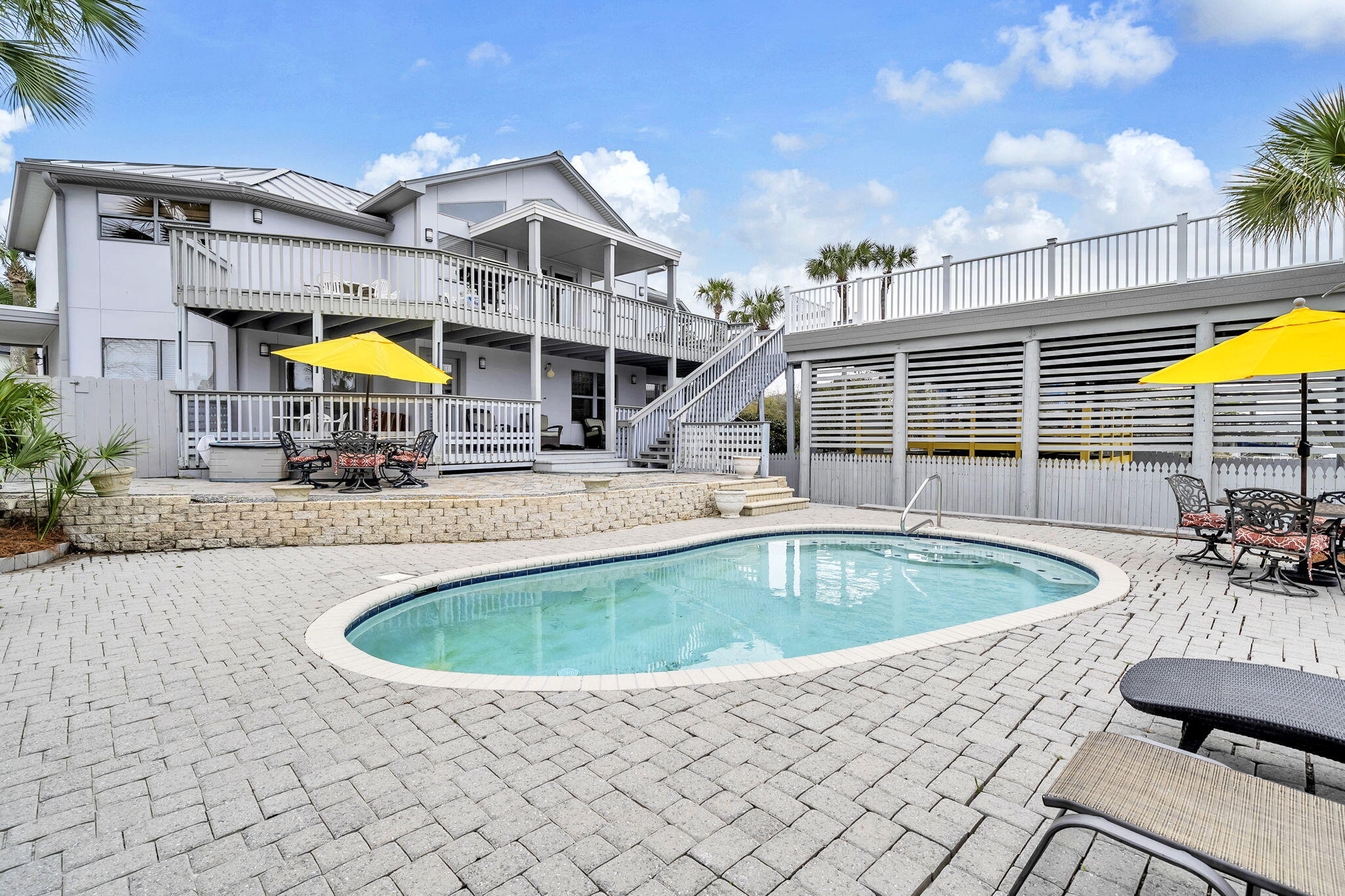 HOLIDAY ISLE - Residential