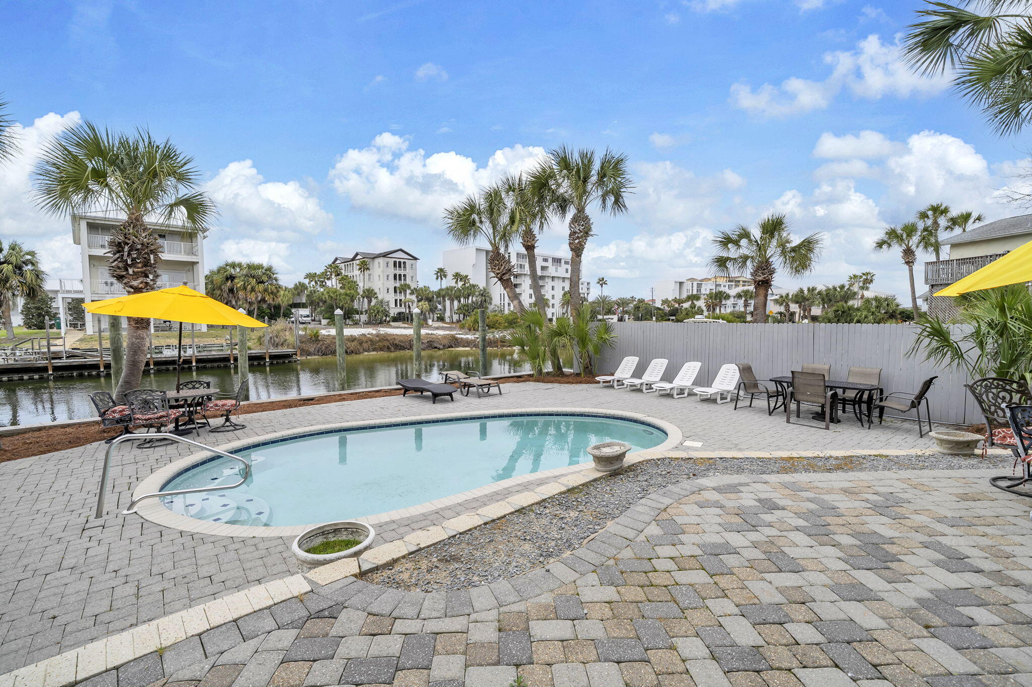 HOLIDAY ISLE - Residential