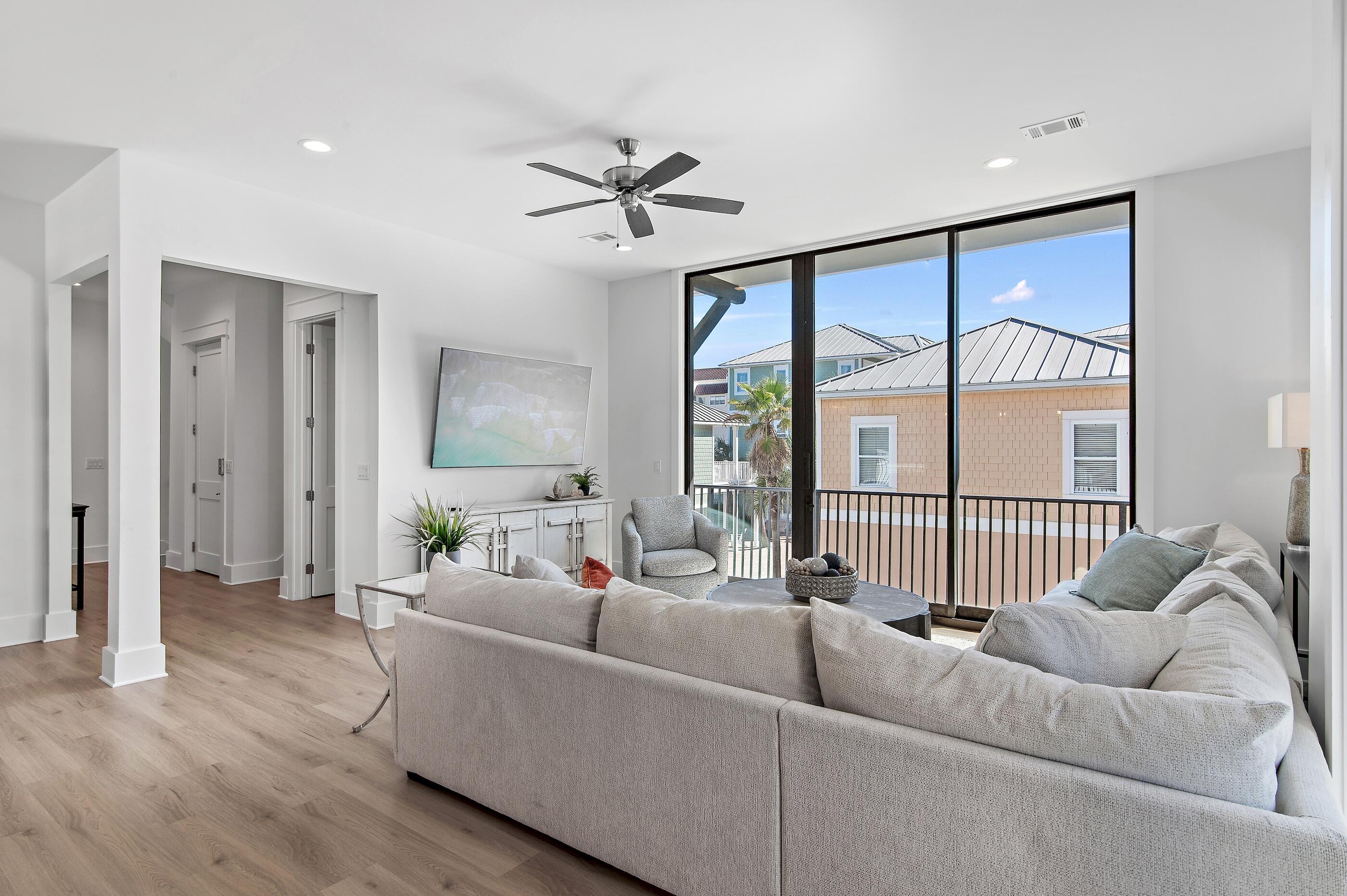 SNOW DRIFT BEACH - Residential