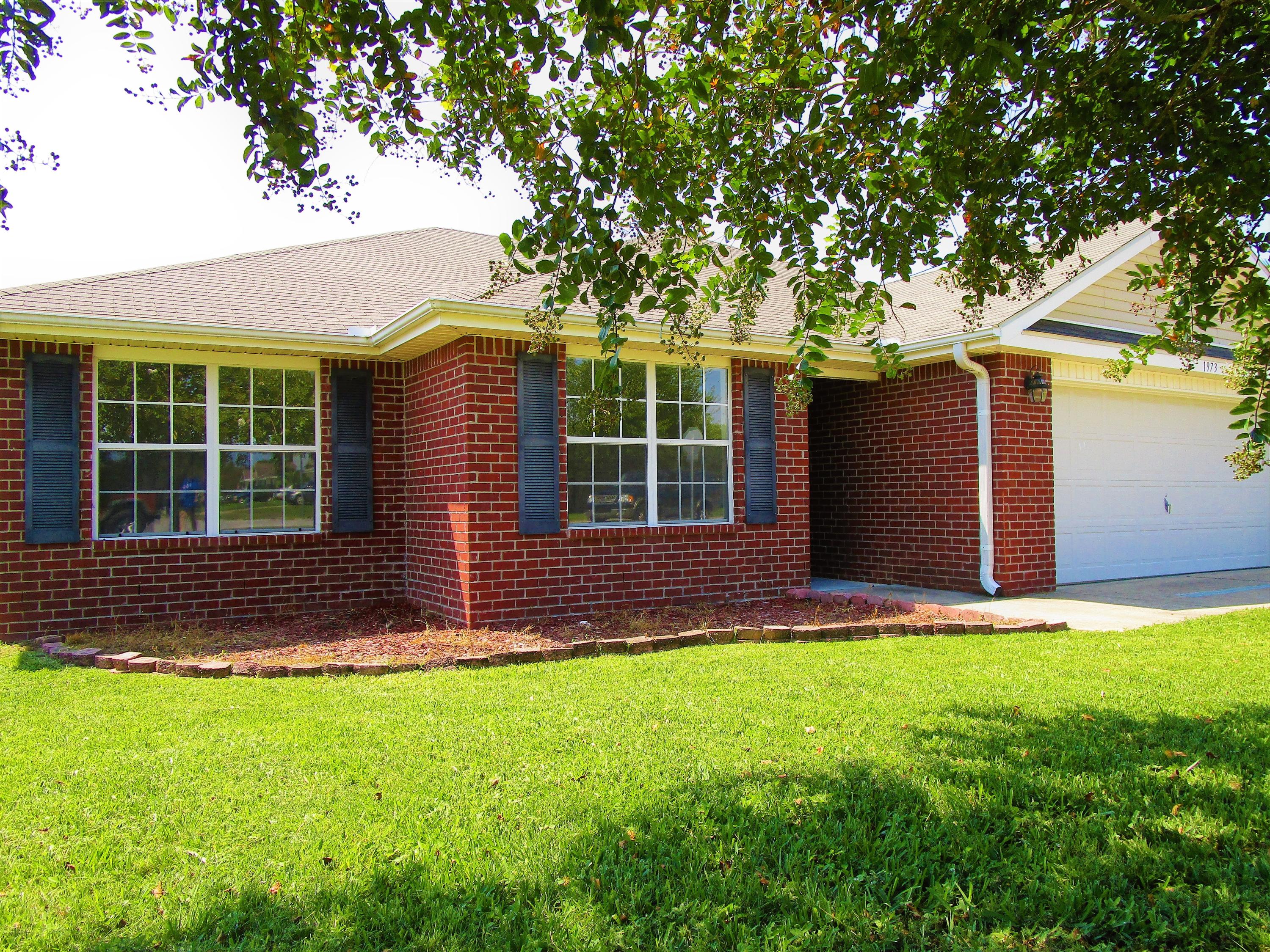 SHADOW LAKES - Residential