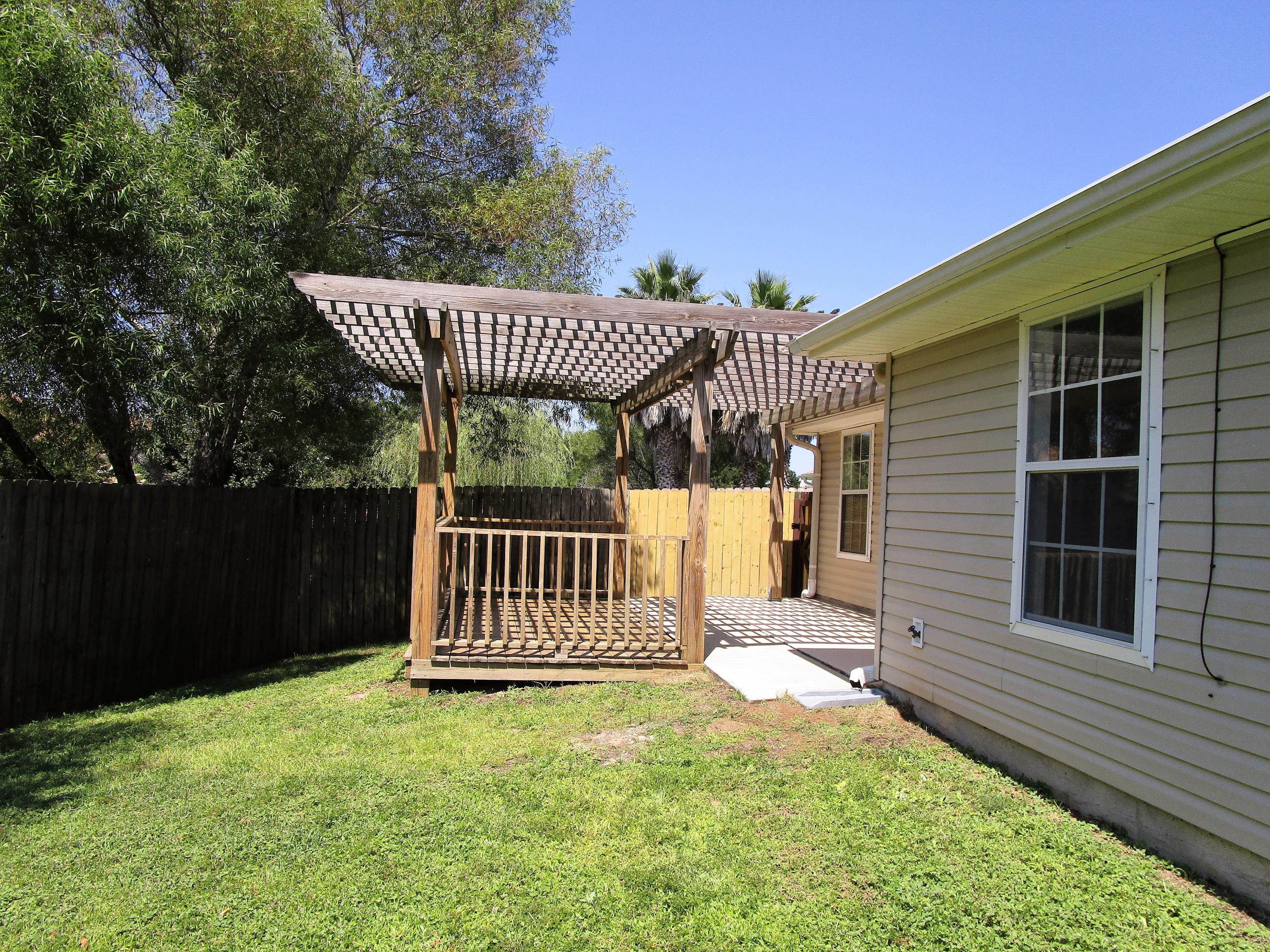 SHADOW LAKES - Residential