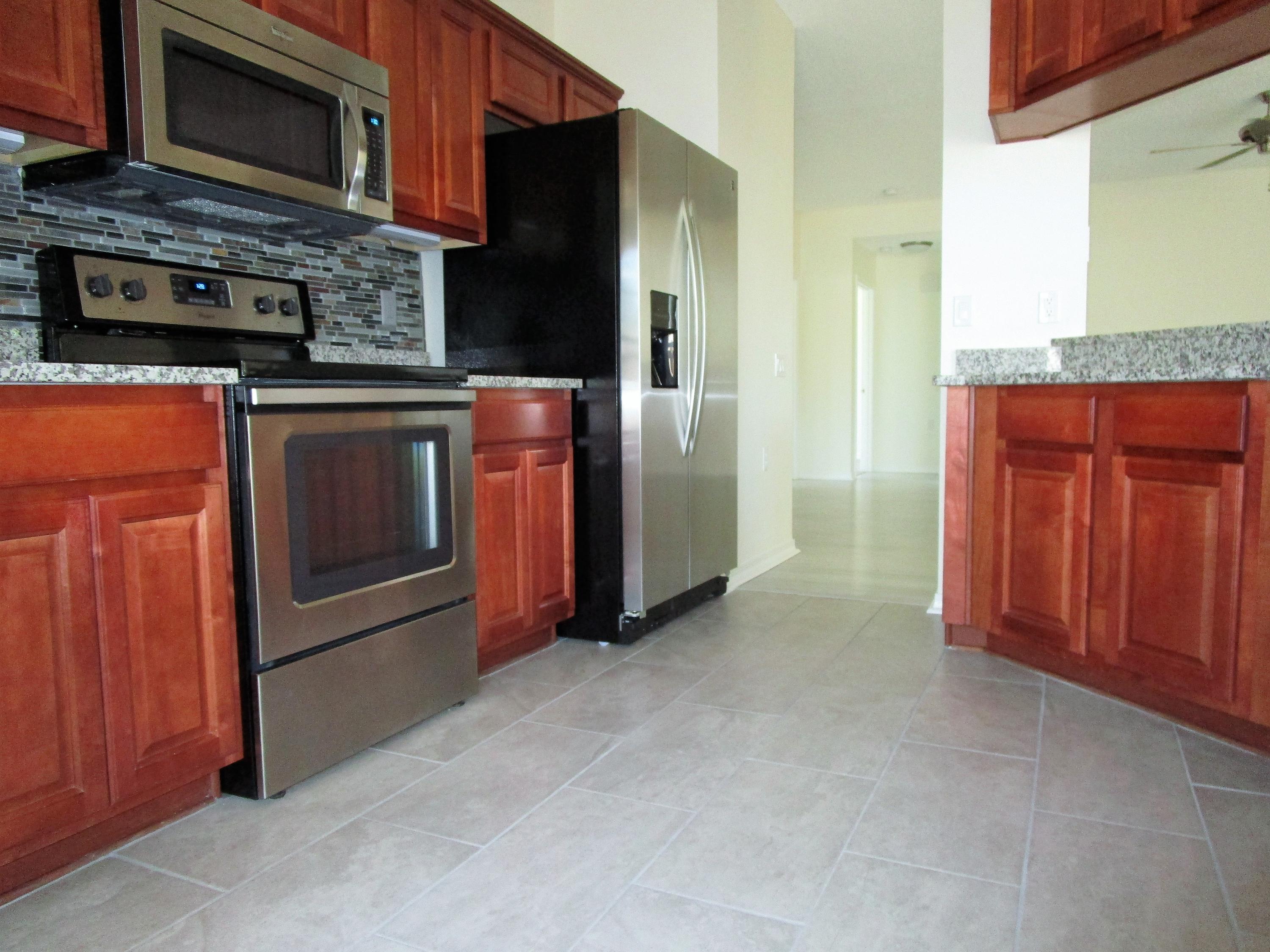 SHADOW LAKES - Residential