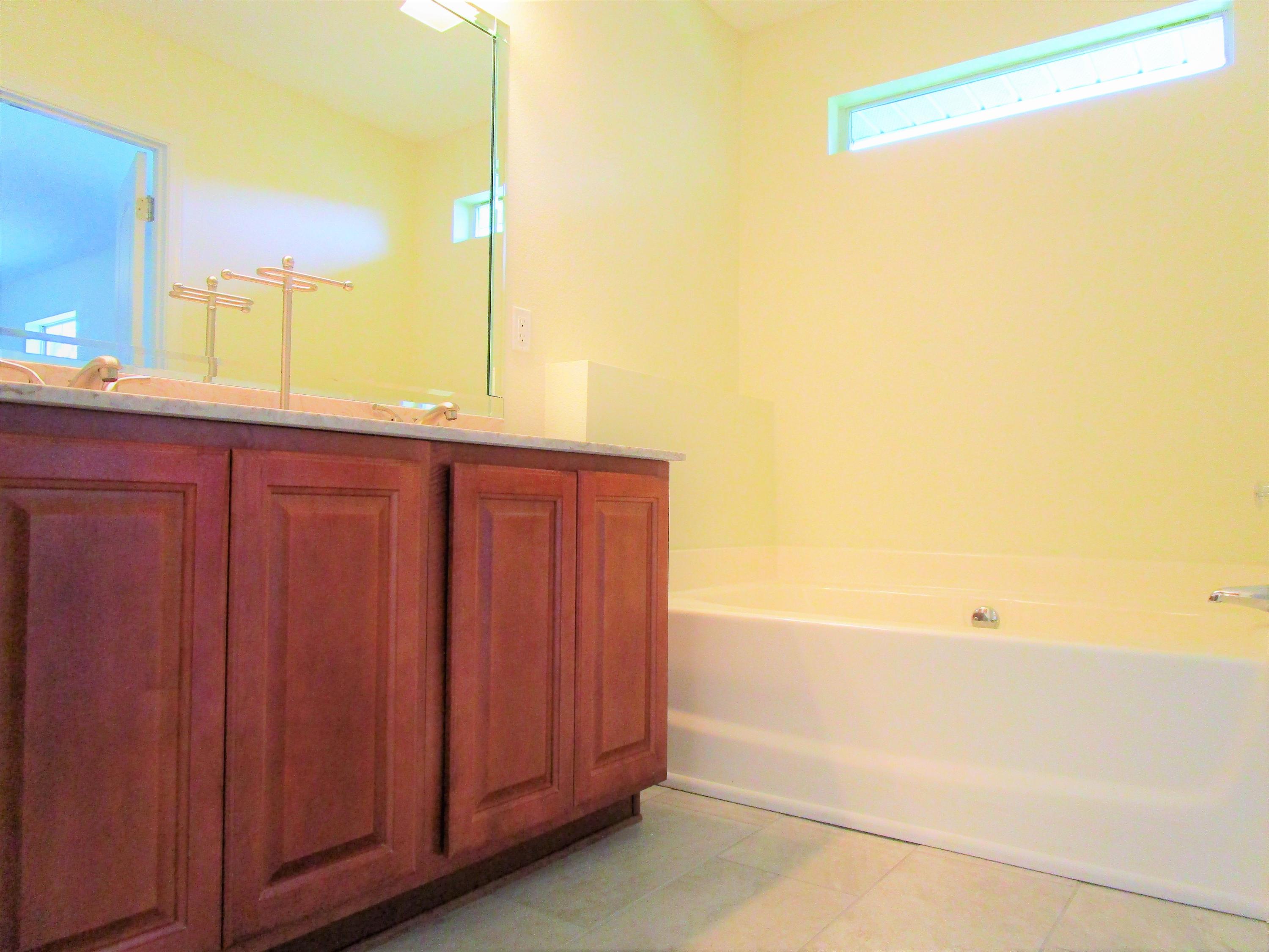 SHADOW LAKES - Residential