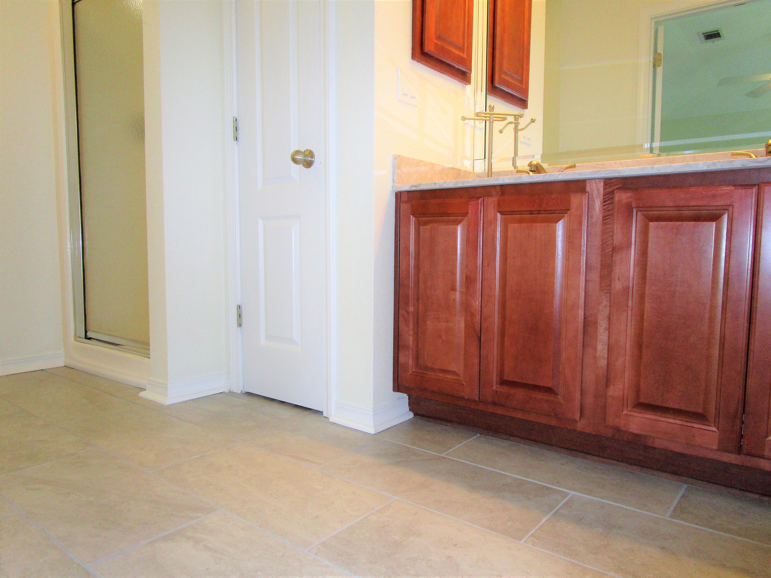 SHADOW LAKES - Residential