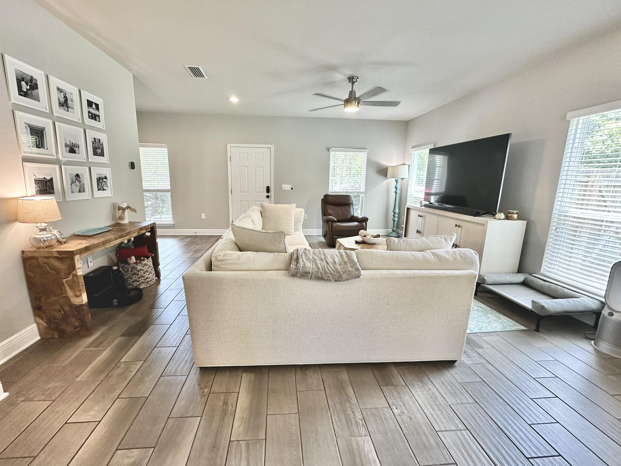 TRANQUILITY BY THE BAY - Residential
