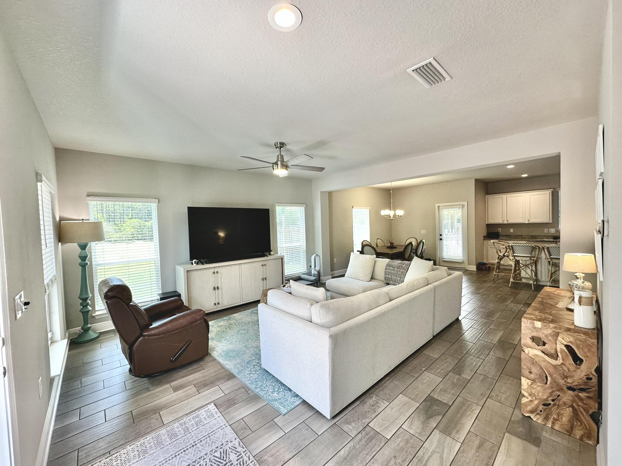 TRANQUILITY BY THE BAY - Residential
