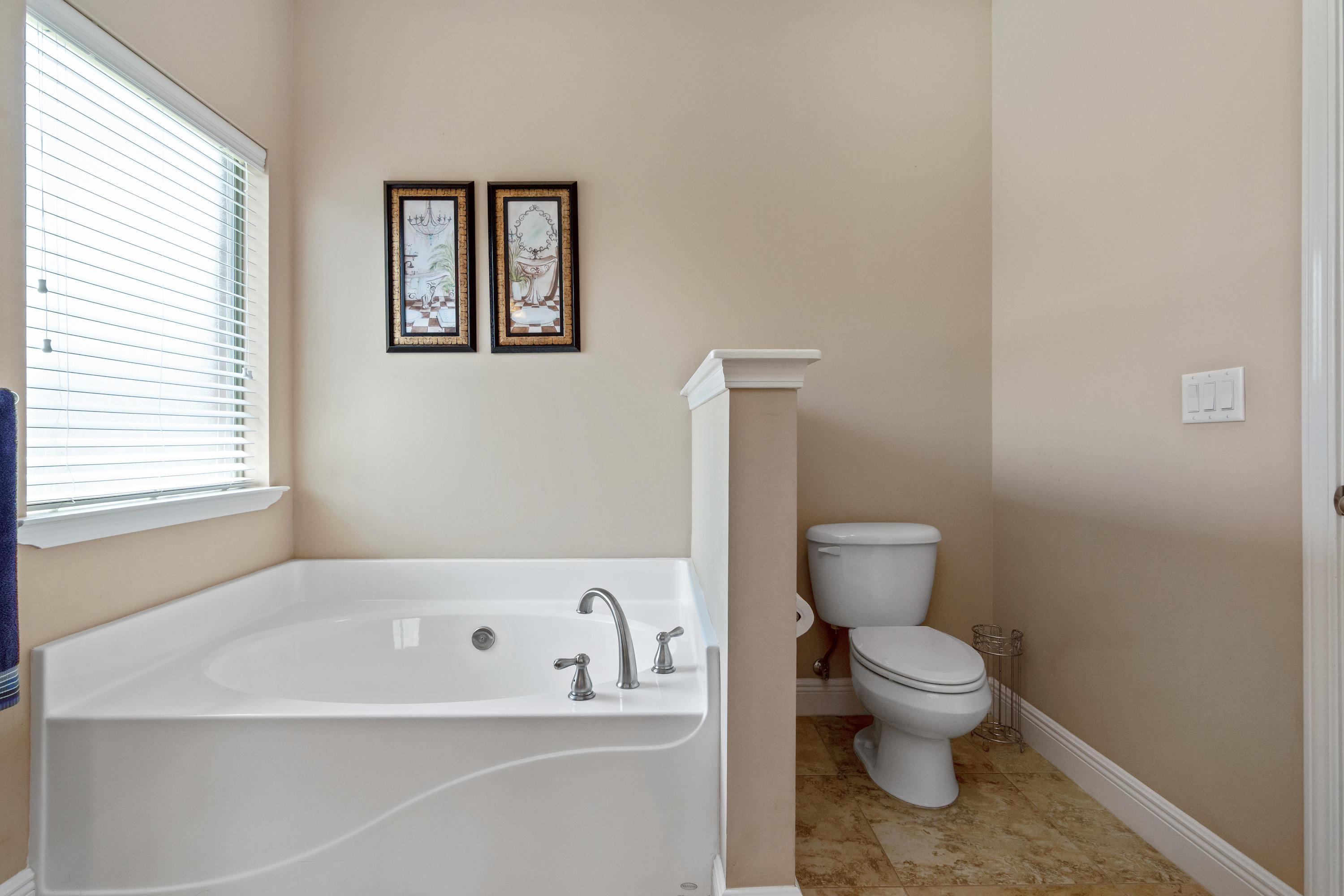 FOUR WINDS S/D - Residential