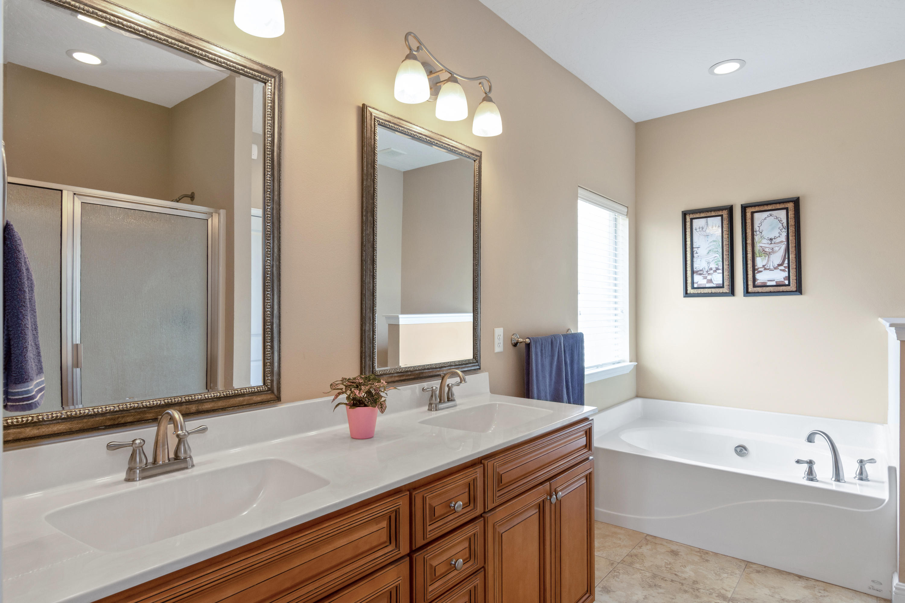 FOUR WINDS S/D - Residential