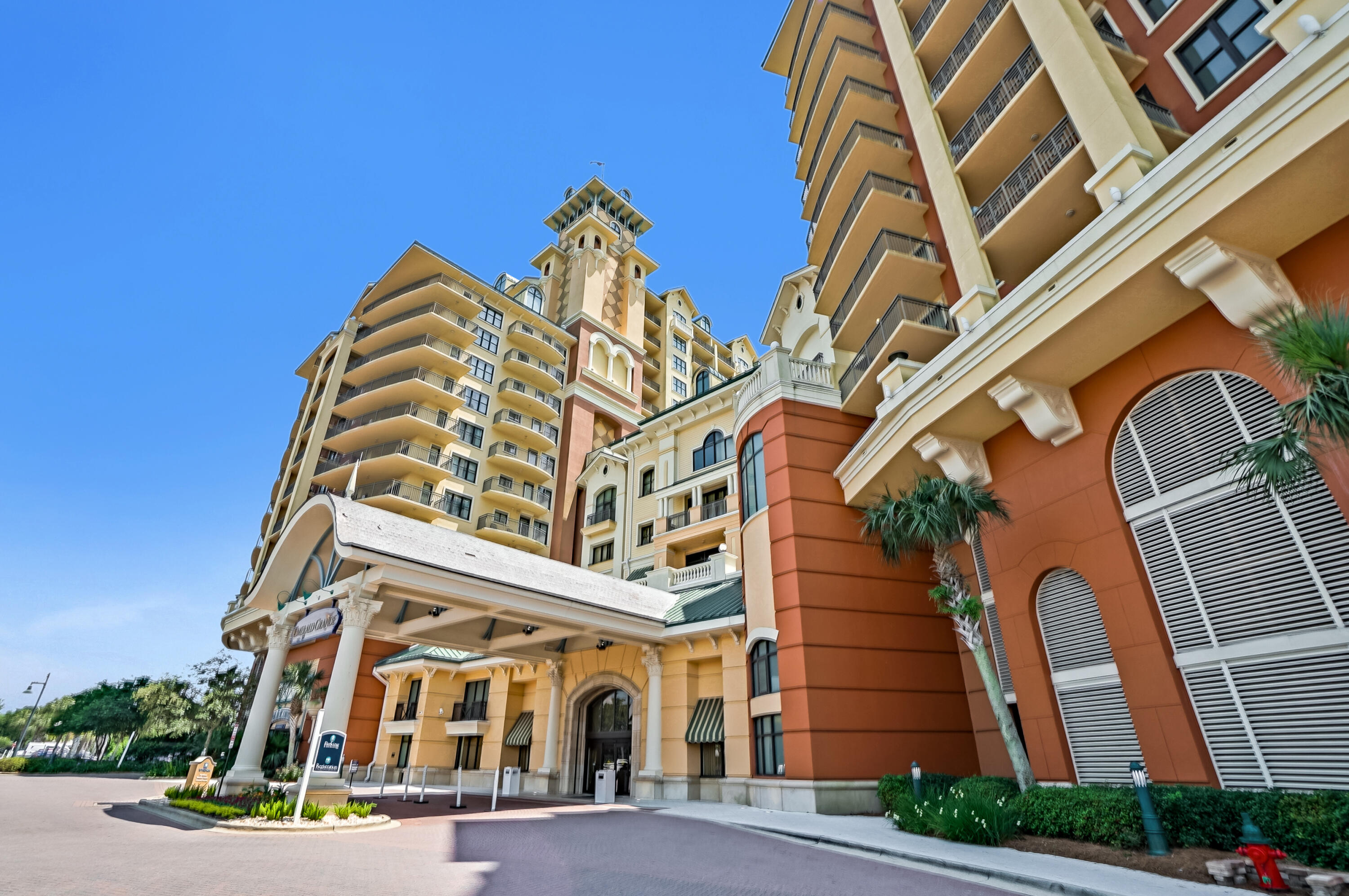 EMERALD GRANDE - Residential