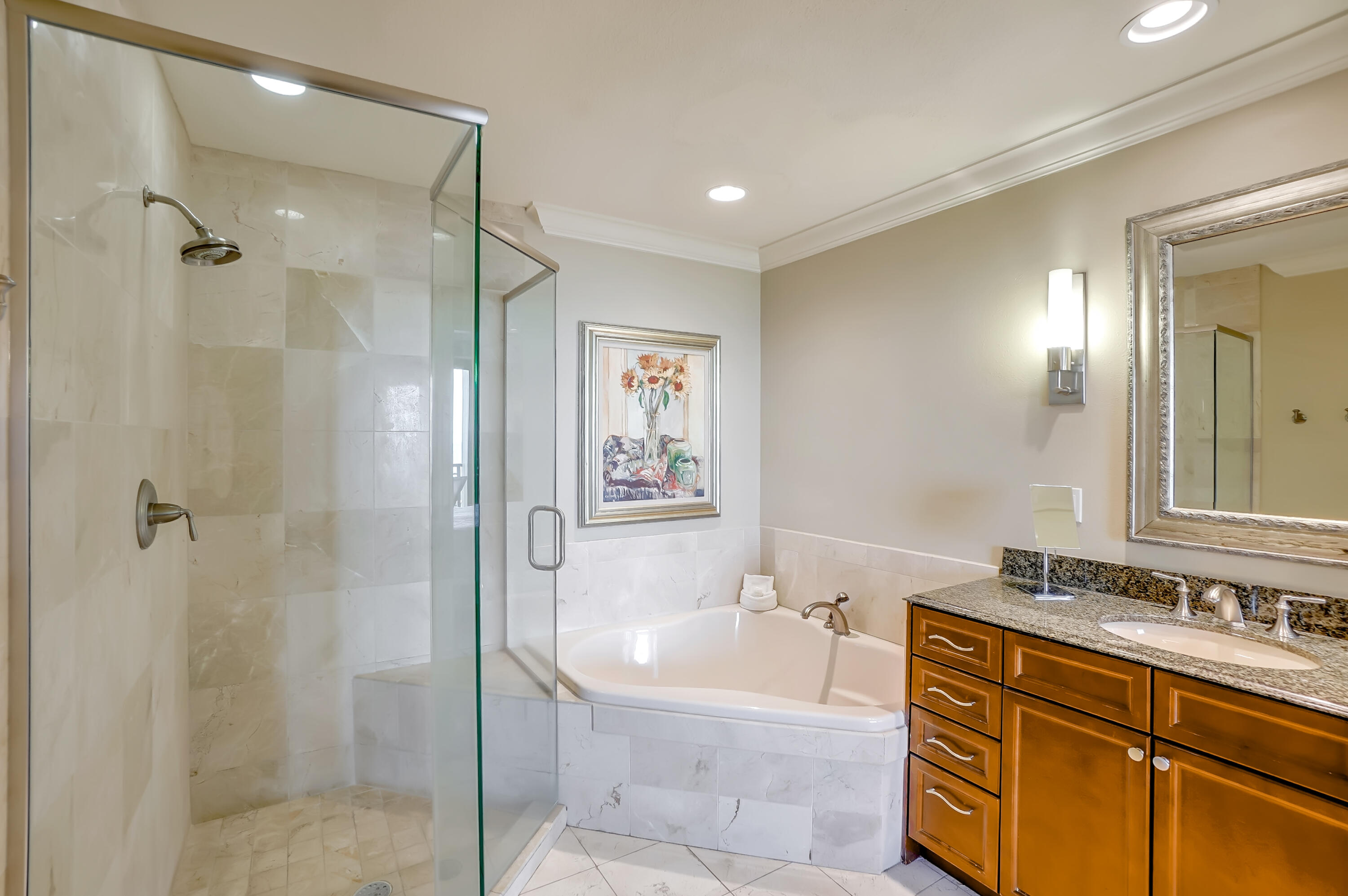 EMERALD GRANDE - Residential