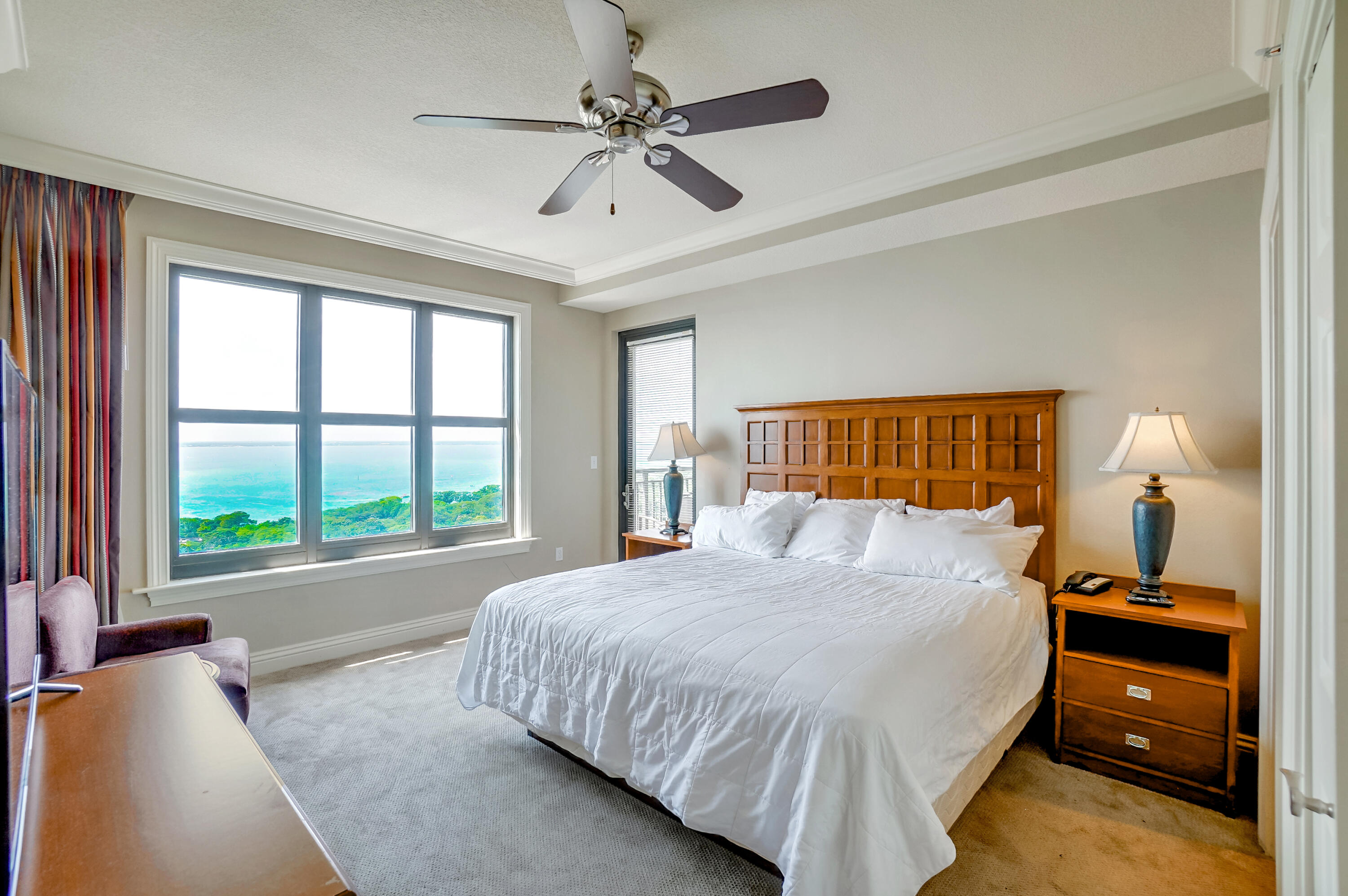 EMERALD GRANDE - Residential