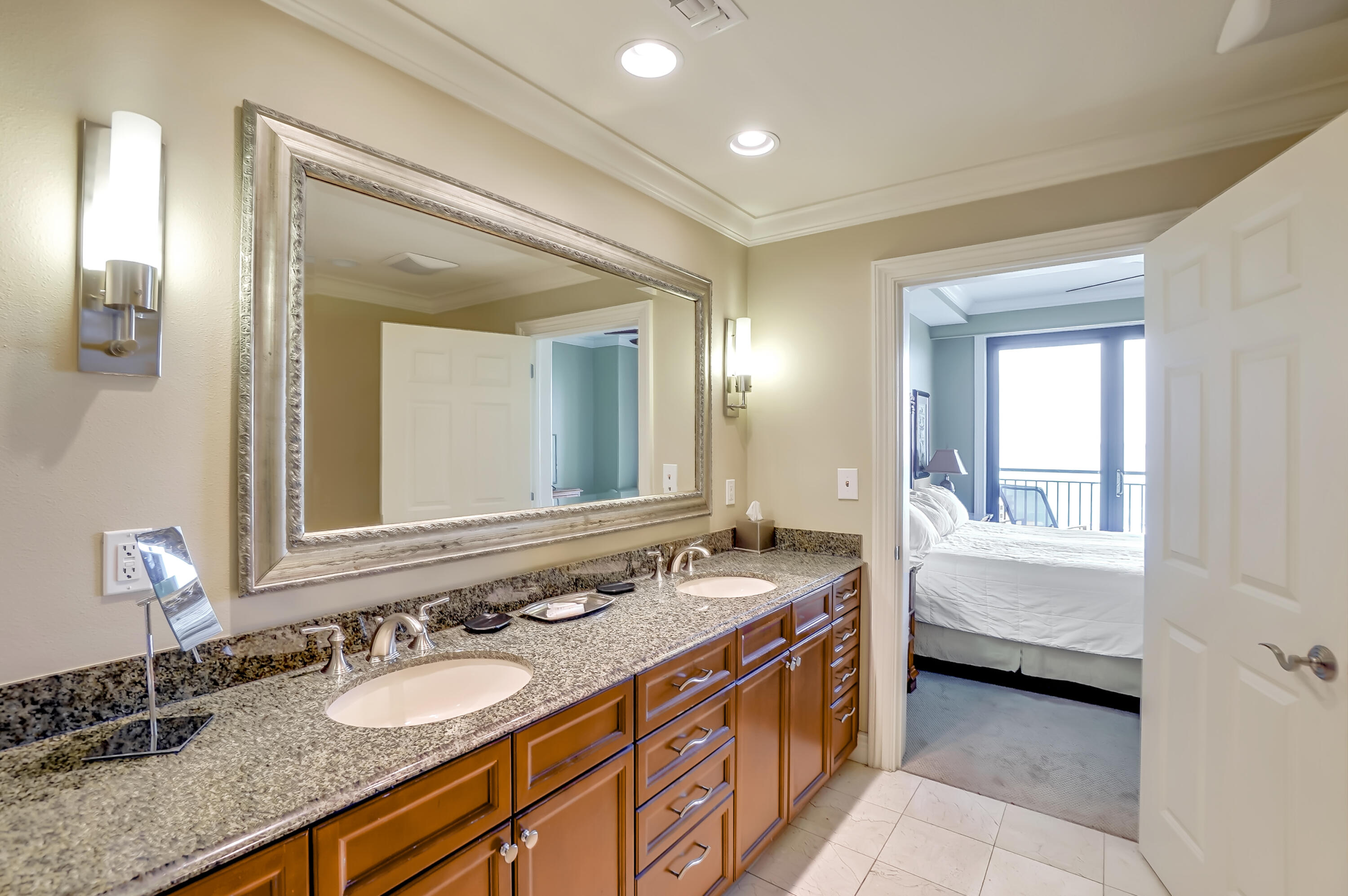 EMERALD GRANDE - Residential