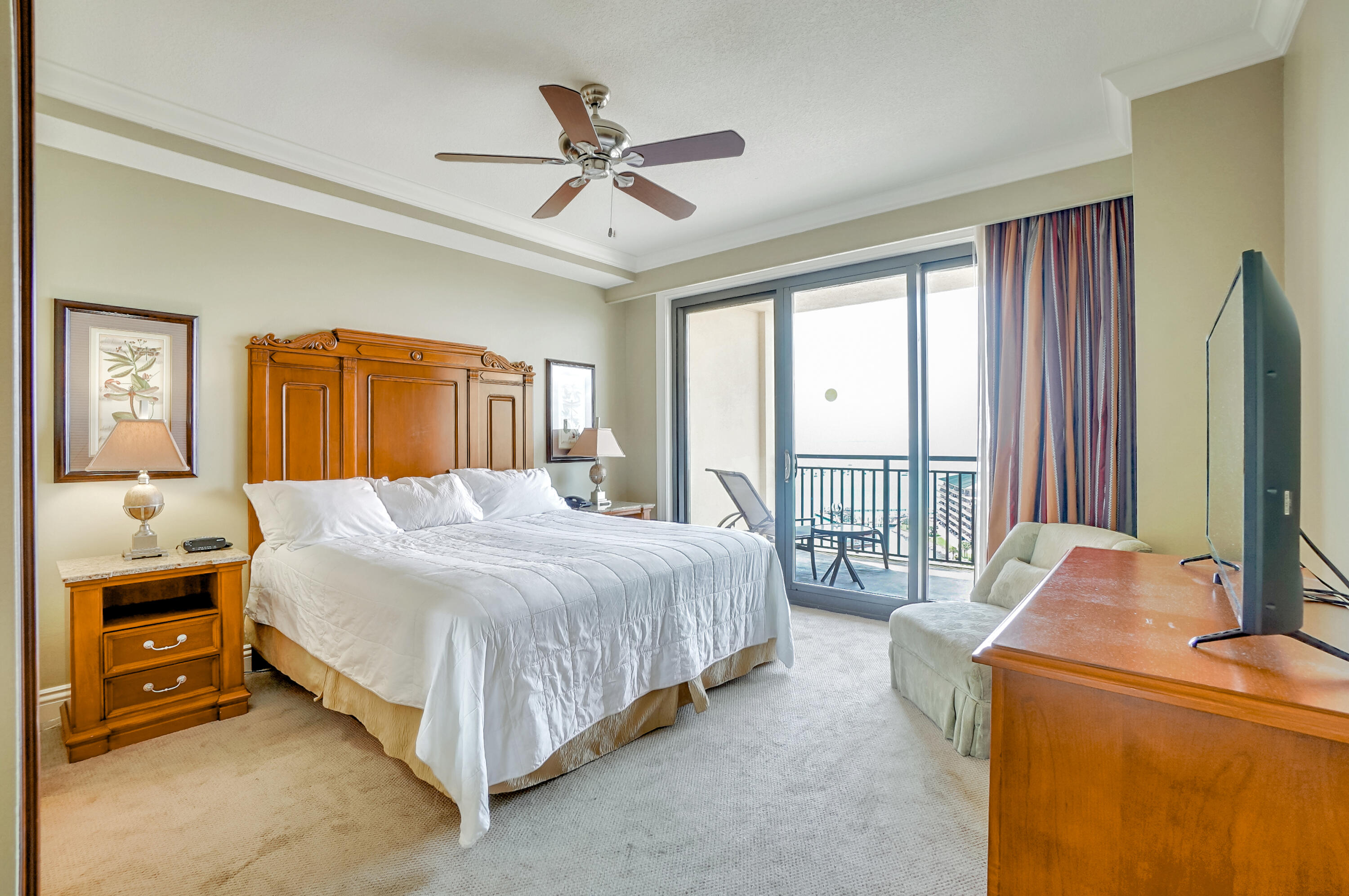 EMERALD GRANDE - Residential